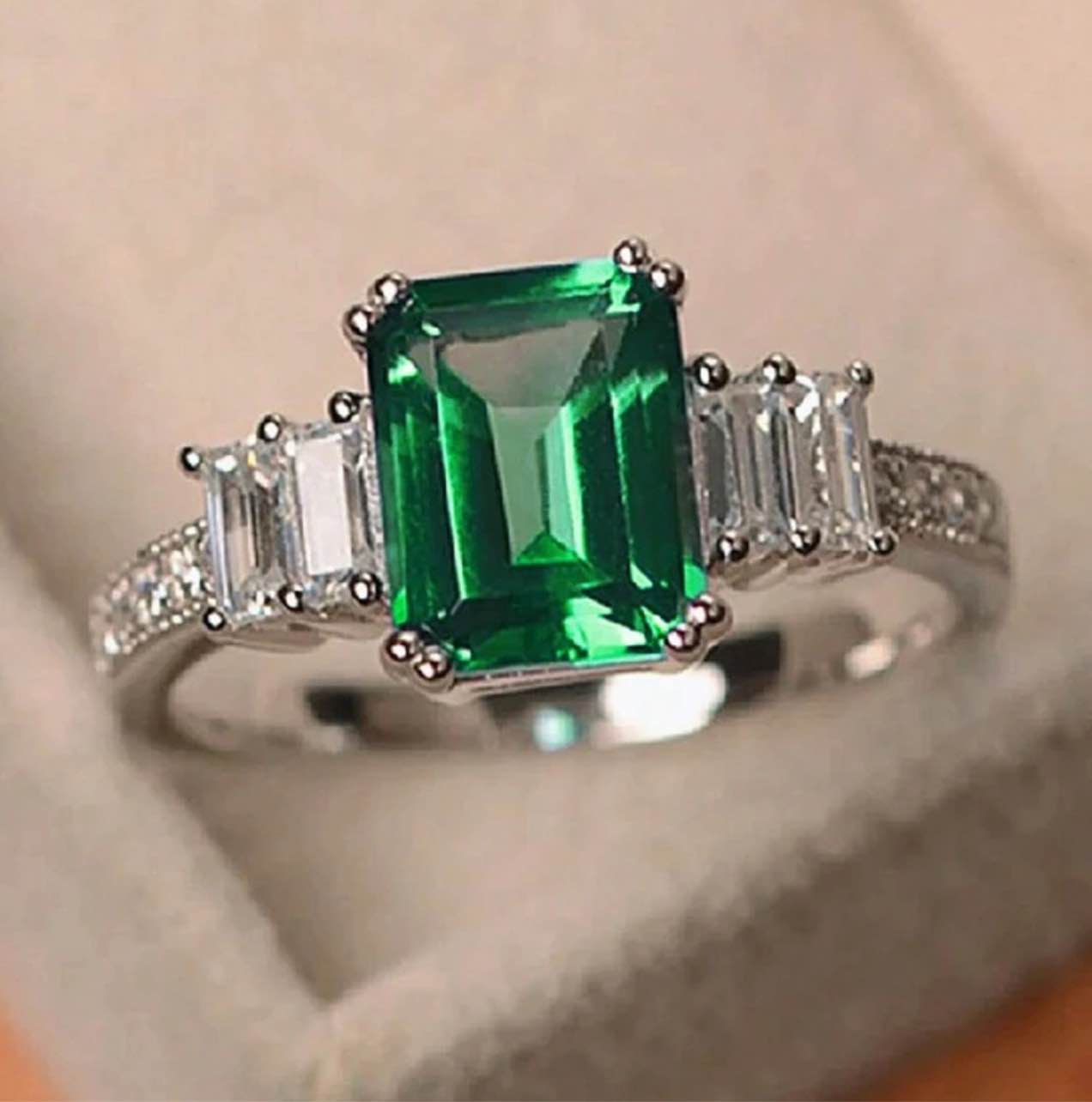 Beautiful 925 Silver Plated Green Sapphire Ring Sz 8