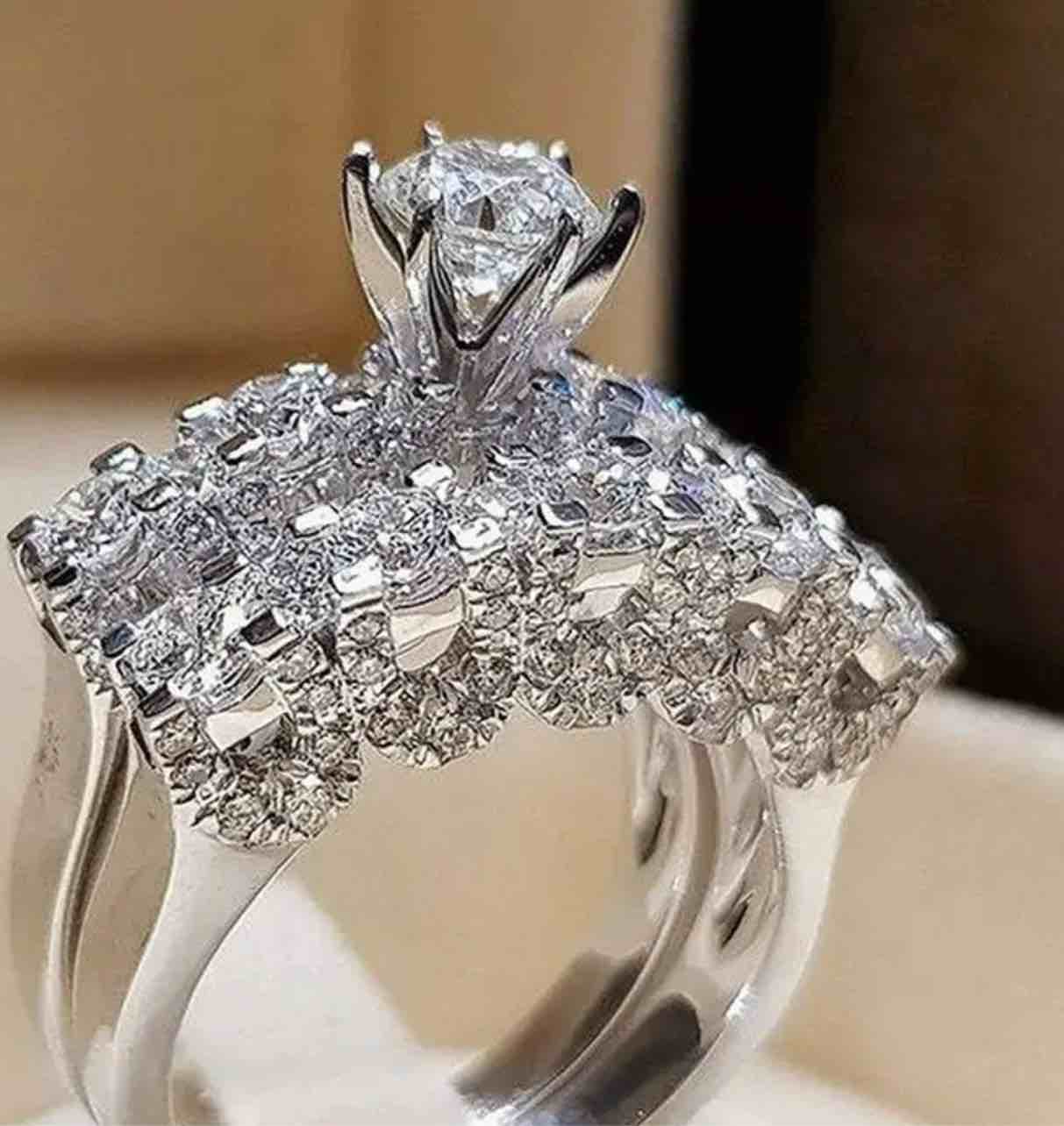Beautiful 925 Silver Plated Sapphire Ring Sz 7