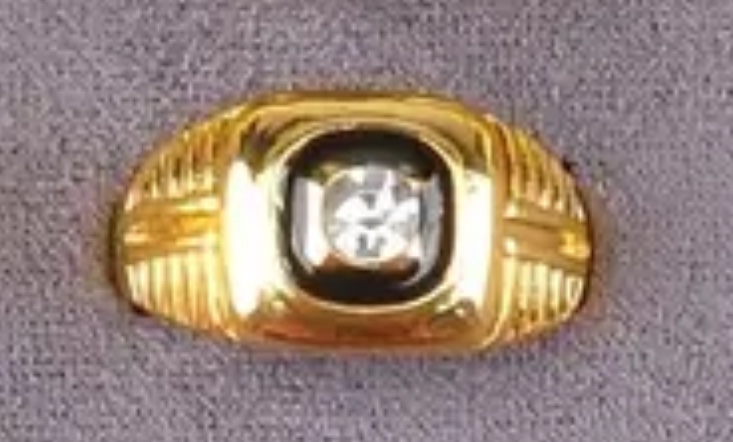 Men’s Luxury 18K Gold  Plated Ring Size 9