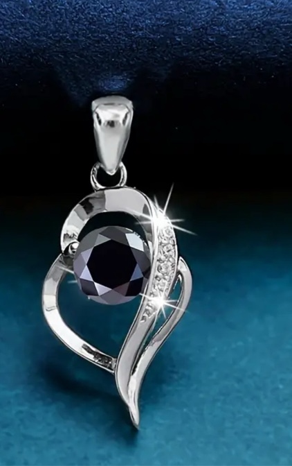 Beautiful 925 Silver Plated Sapphire Necklace 