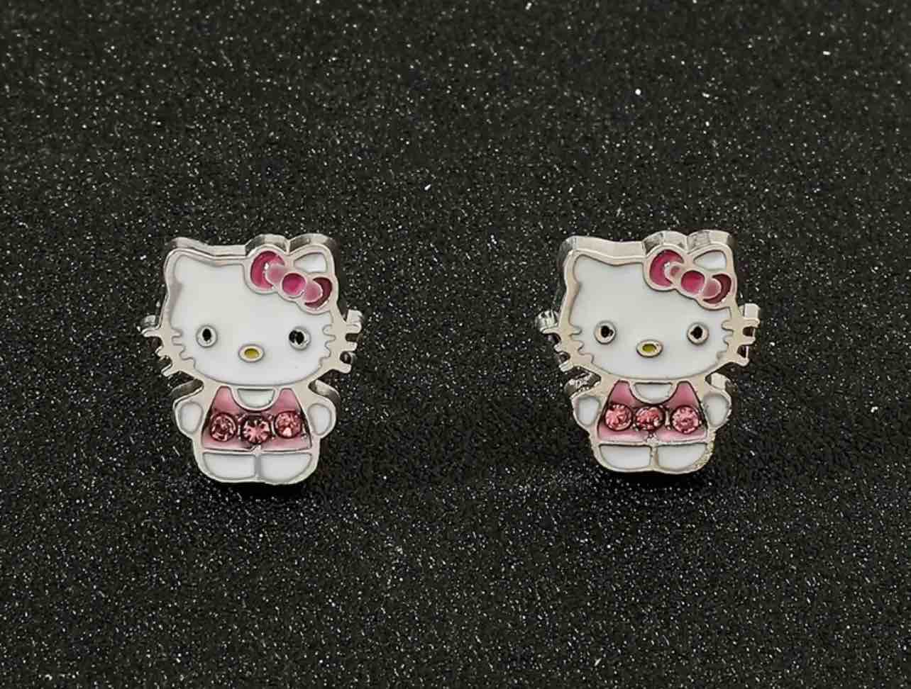 Beautiful 925 Silver Plated Hello Kitty  Earrings