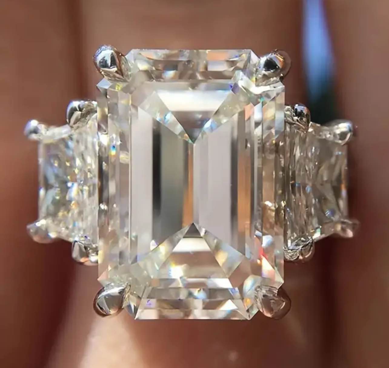 Exquisite 925 Silver Plated Sapphire emerald-cut diamond ring size 9