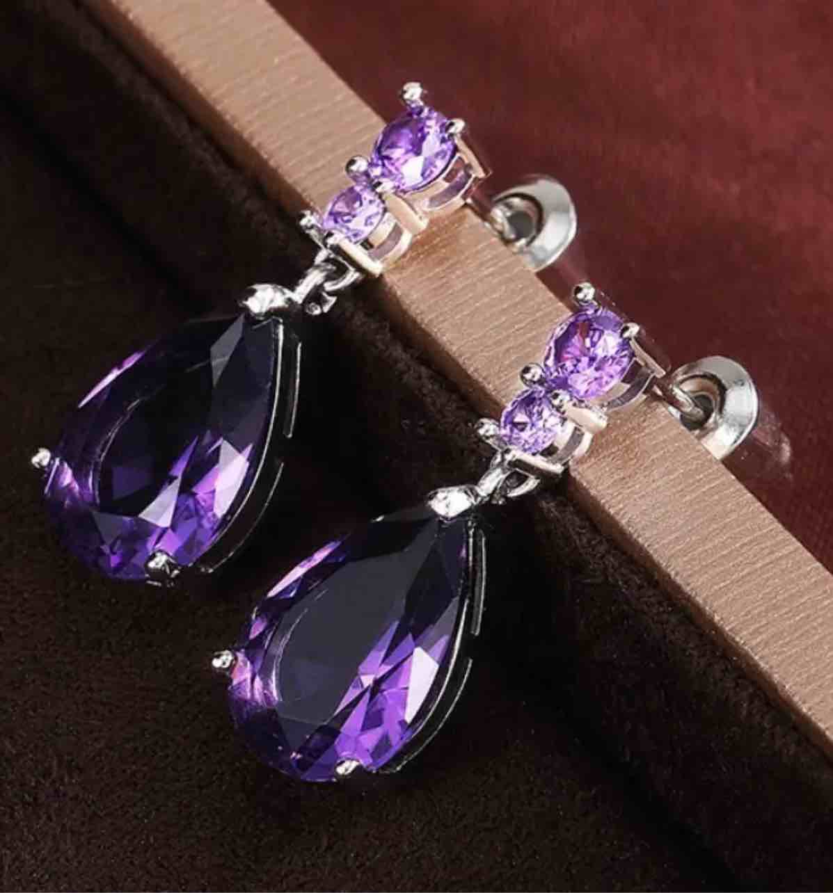 Elegant drop 925 silver plated earrings with pear-shaped amethyst stone 