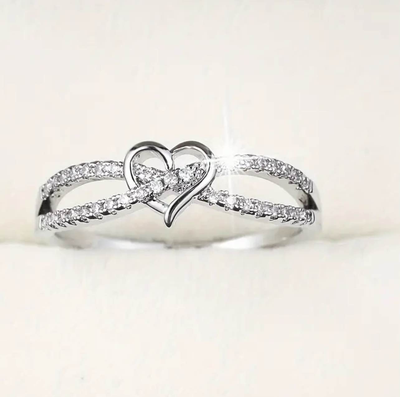 Delicate and romantic 925 Silver Plated Sapphire Ring Sz 7