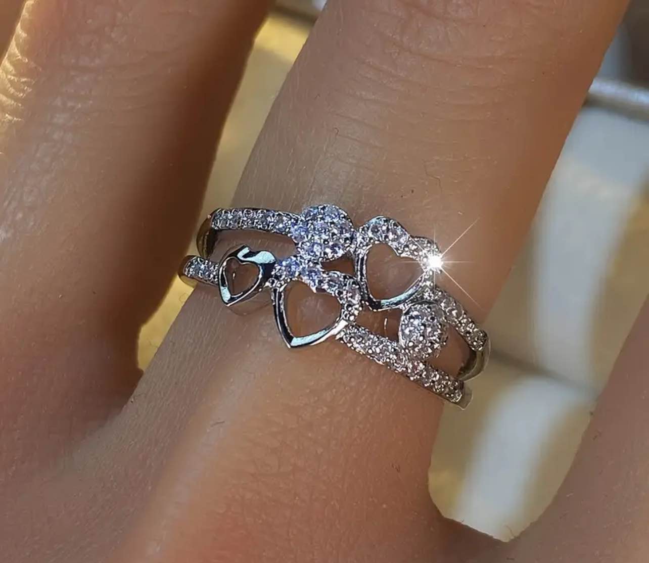 A dazzling 925 Silver Plated Sapphire Ring Sz 7