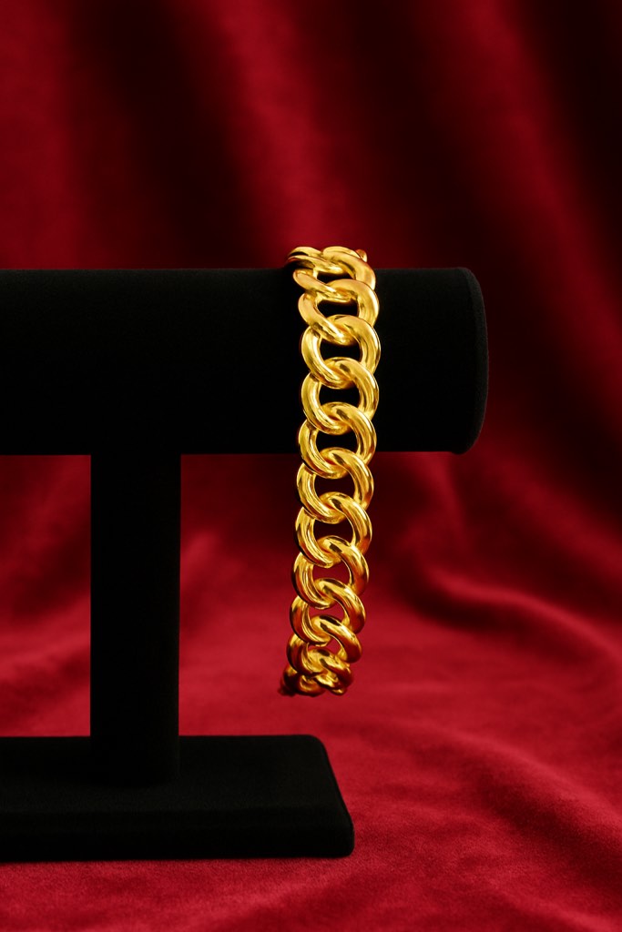 A bold and elegant 18k gold plated bangle bracelet 