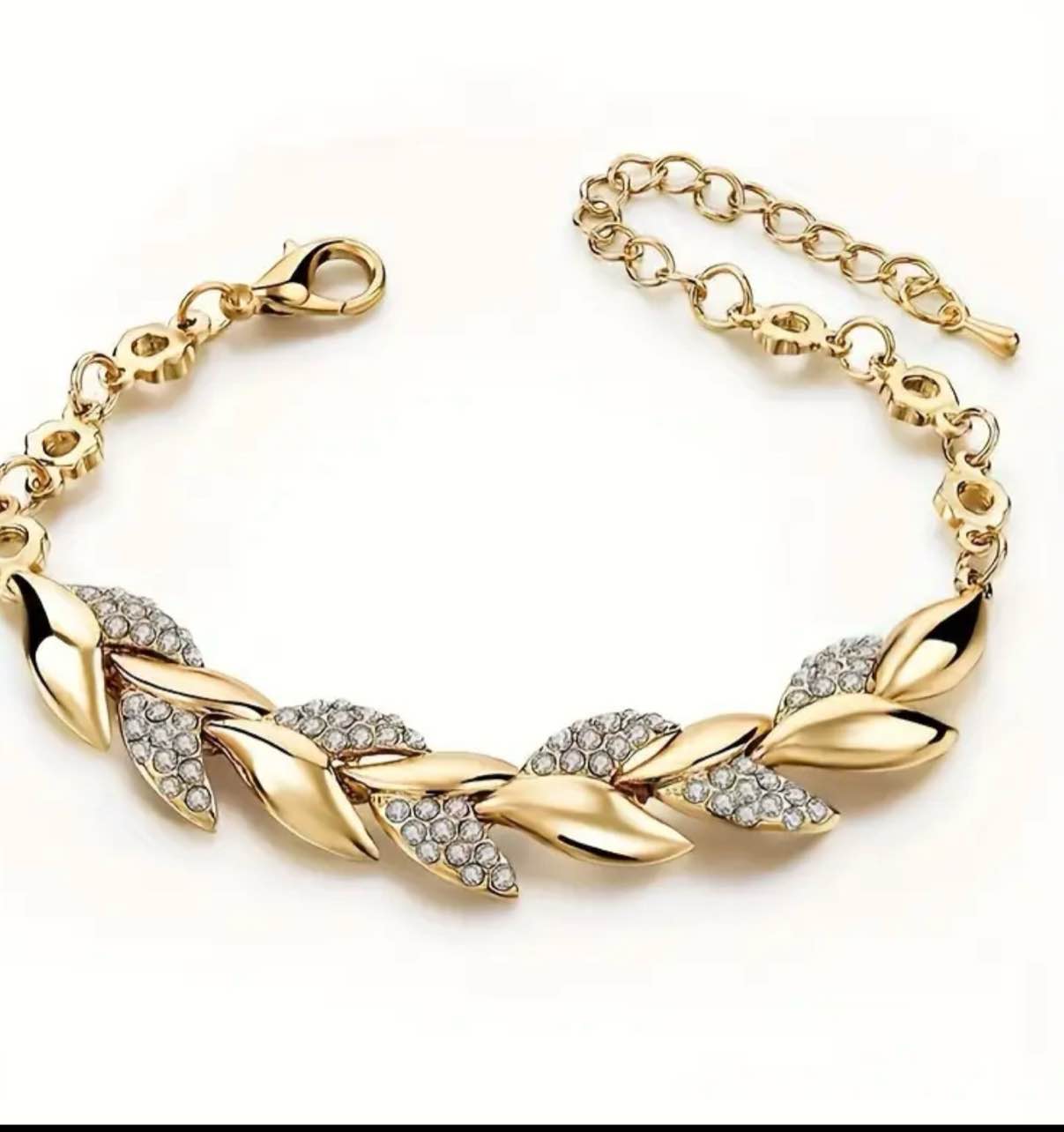 Elegant 18k gold sapphire bracelet 