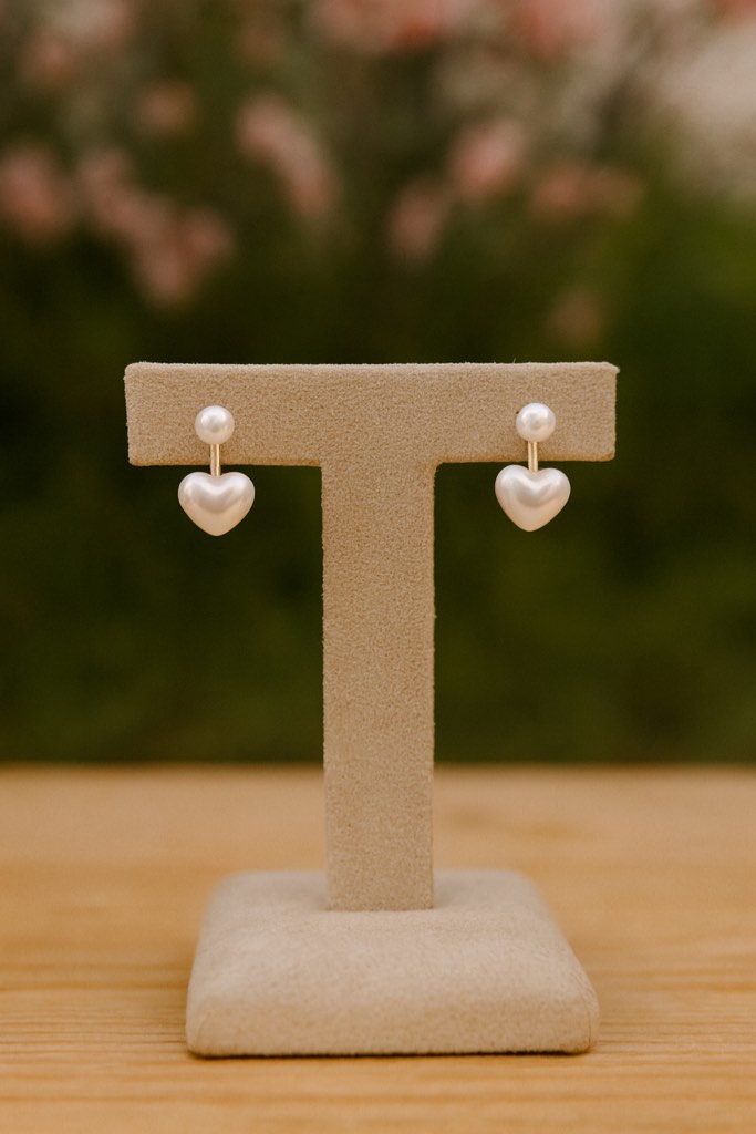 Gorgeous pearl heart shaped earrings 