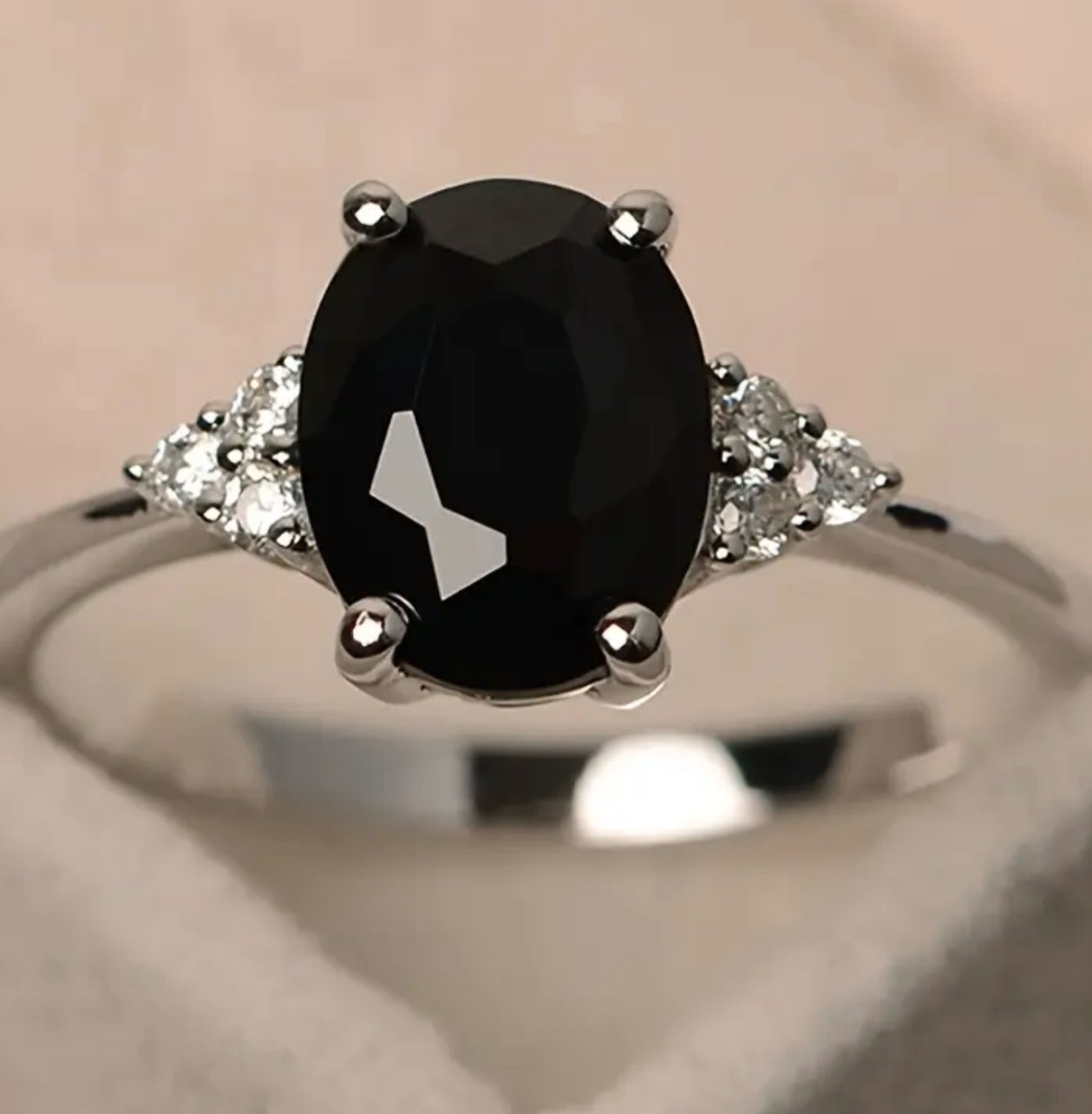 Elegant 925 silver plated black onyx ring size 7