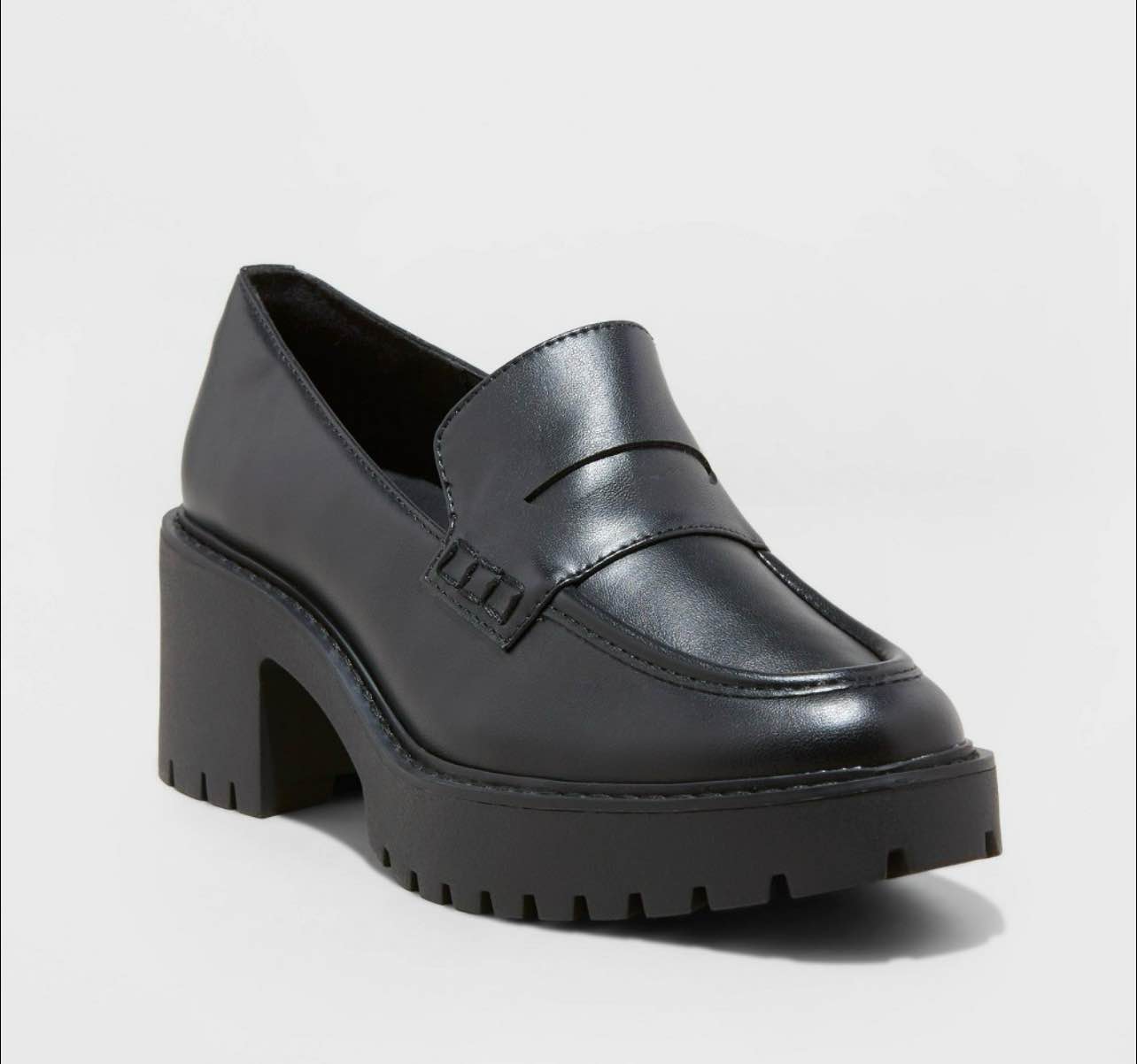 Condition photo showing New/Like New for Women's Maisy Loafer Heels - Universal Thread™ Black 8