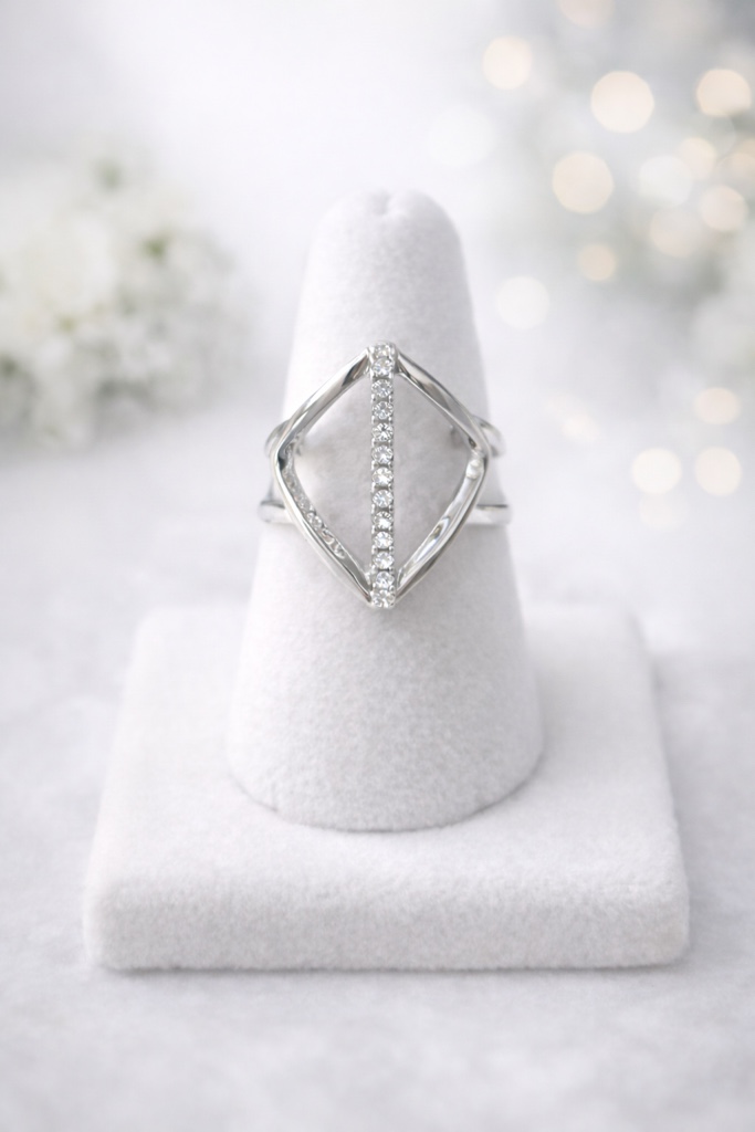 Beautiful 925 Silver Plated Sapphire Ring Size 9