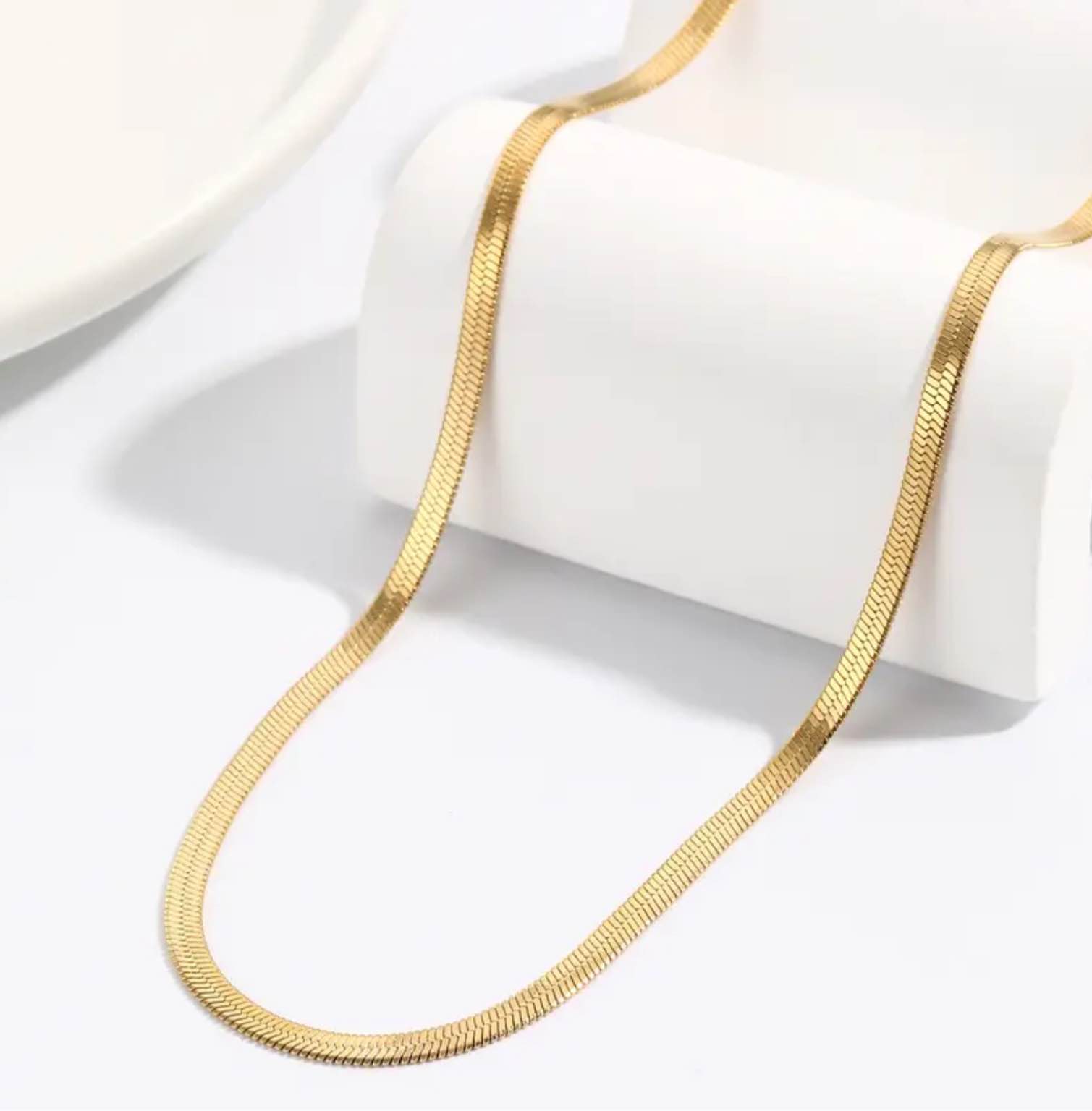 Beautiful 18k gold plated Snake Bone Chain Necklace 