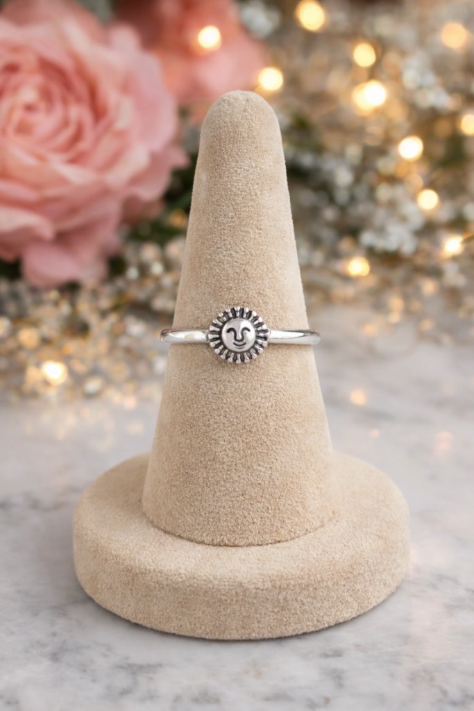 Condition photo showing New/Like New for Beautiful 925 Silver Plated Ring Sz 7