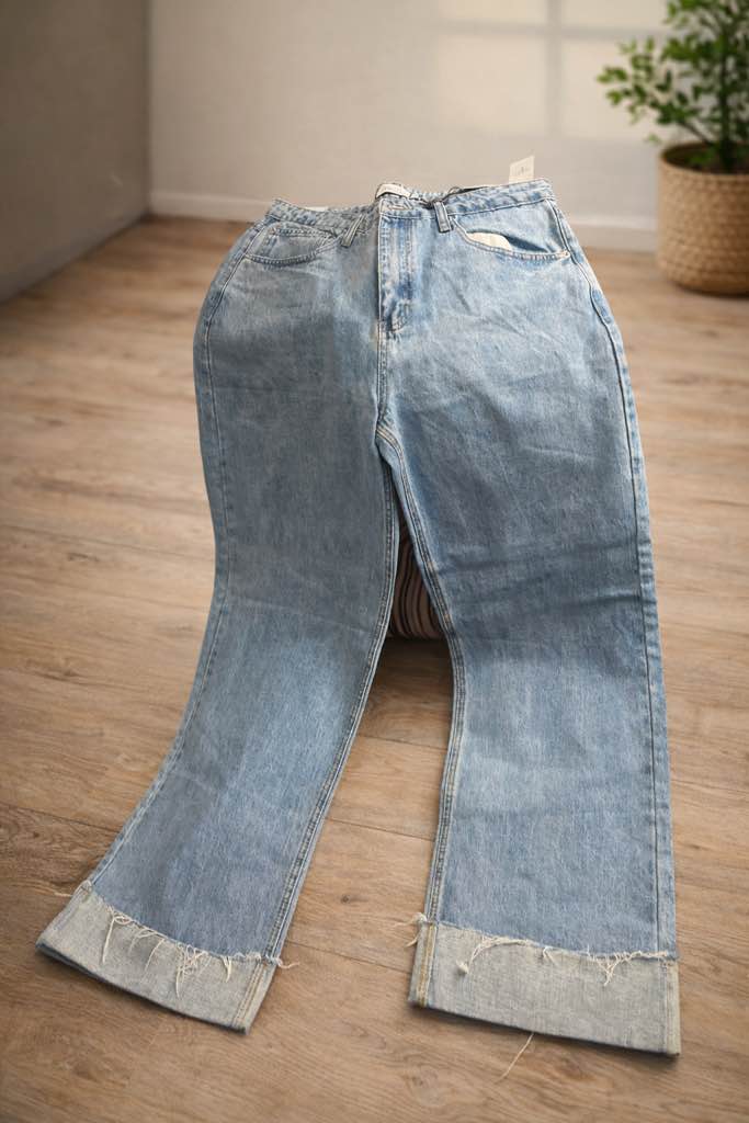 Condition photo showing New/Like New for Women’s Jeans 