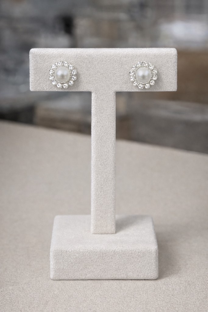 Elegant 925 silver plated pearl stud earrings