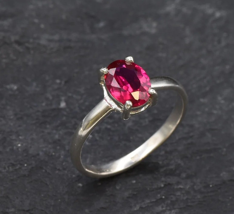 Beautiful Sterling Silver Red Sapphire Ring Sz 7