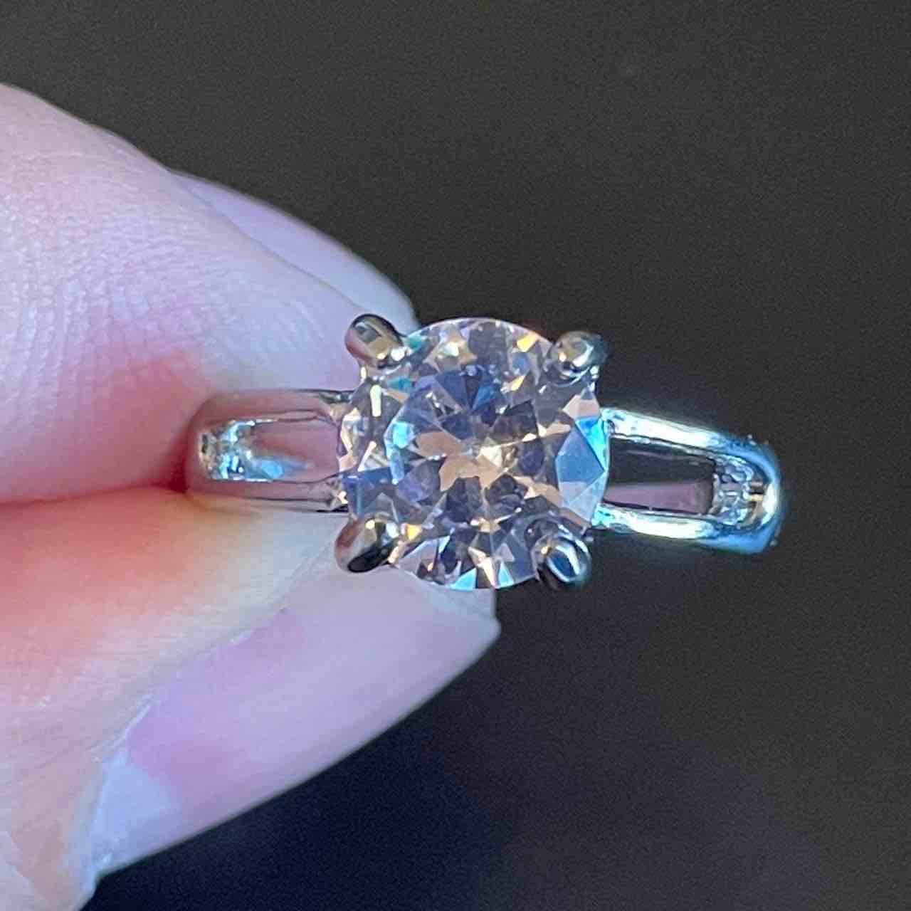 Beautiful Sterling Silver White Sapphire Ring Sz 6