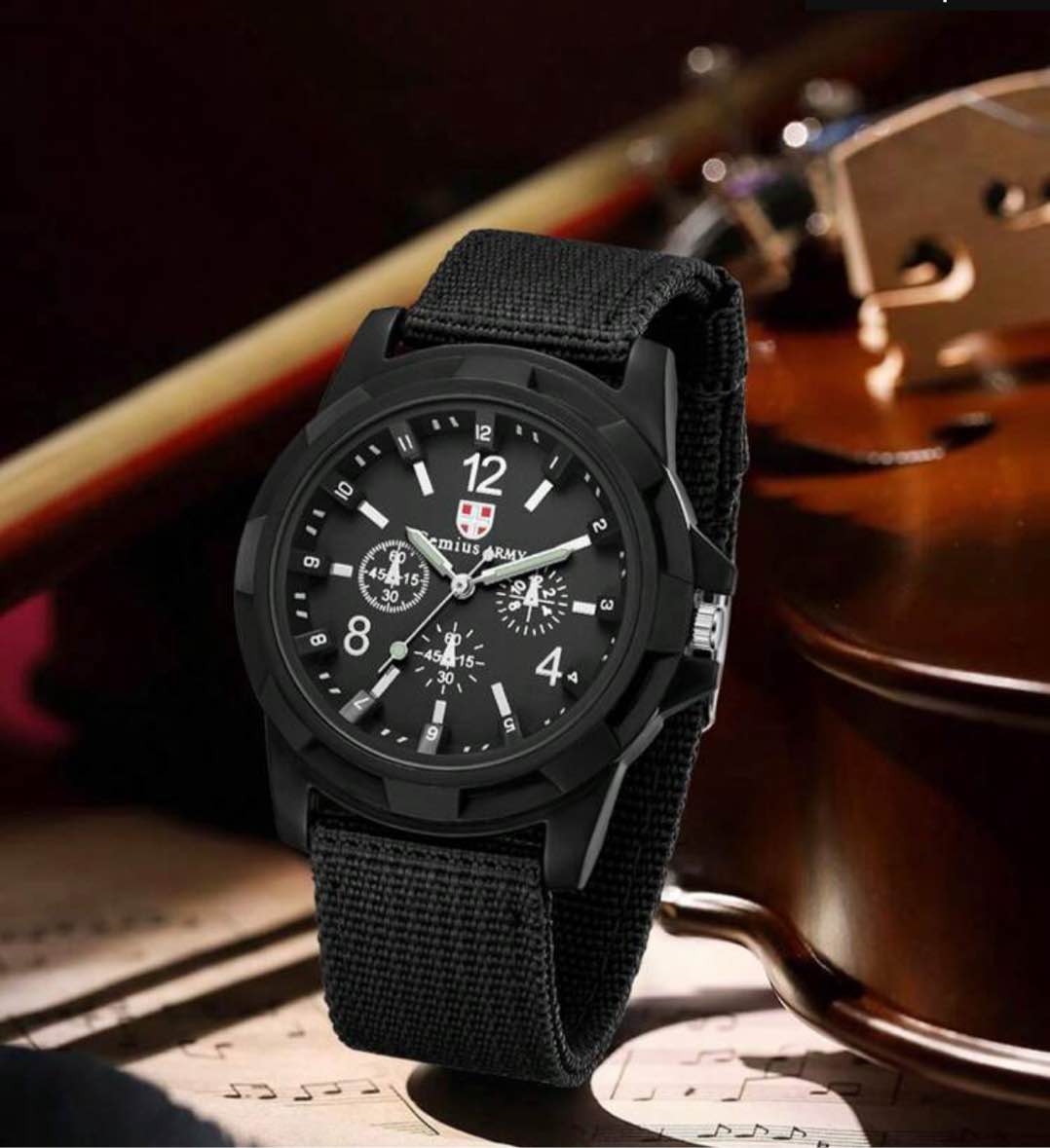 Black Light Weight Men’s Sports Watch?