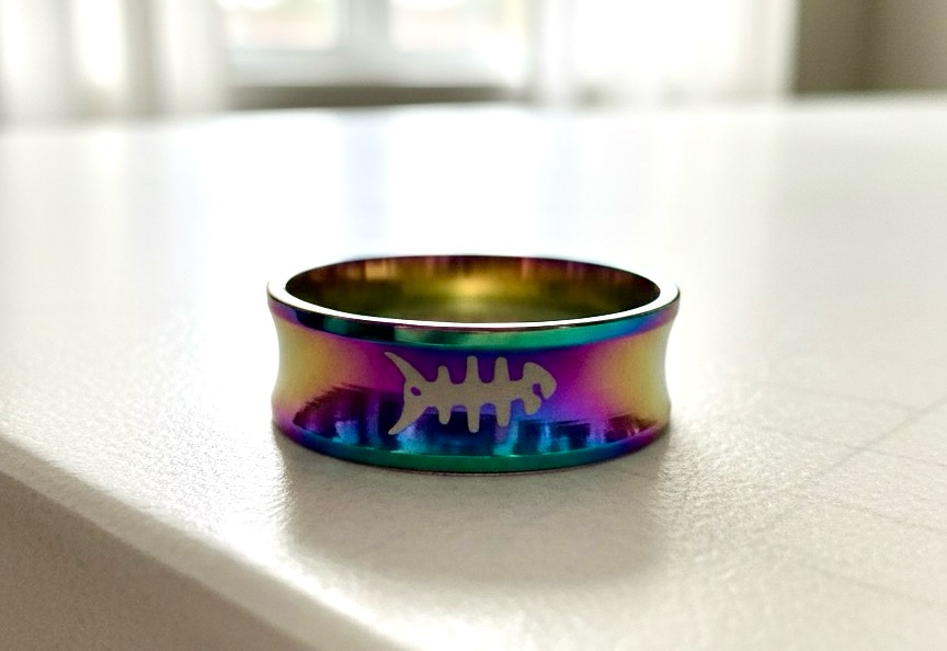 Silver Stainless Steel Iridescent Ring Sz 9