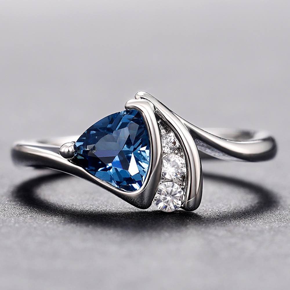 Sterling Silver Blue Sapphire Ring – Size 7