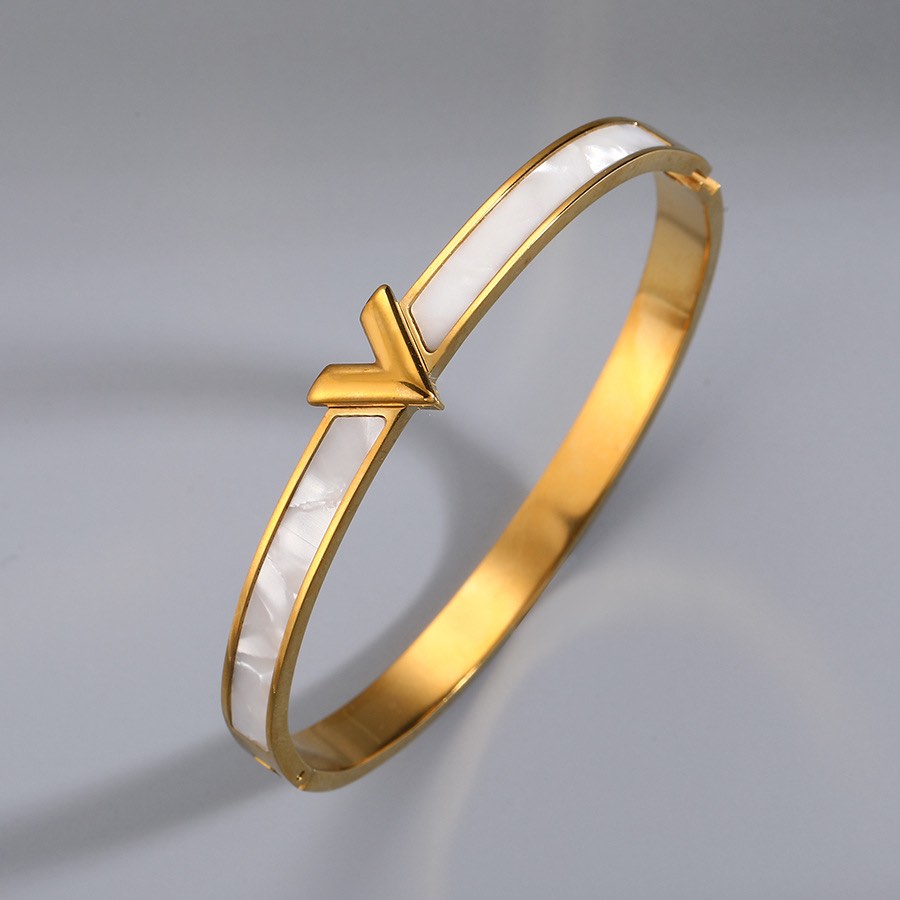 18K Gold Mystic Accent Bangel