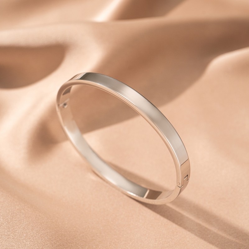 Sterling Silver Rounded Bangel 