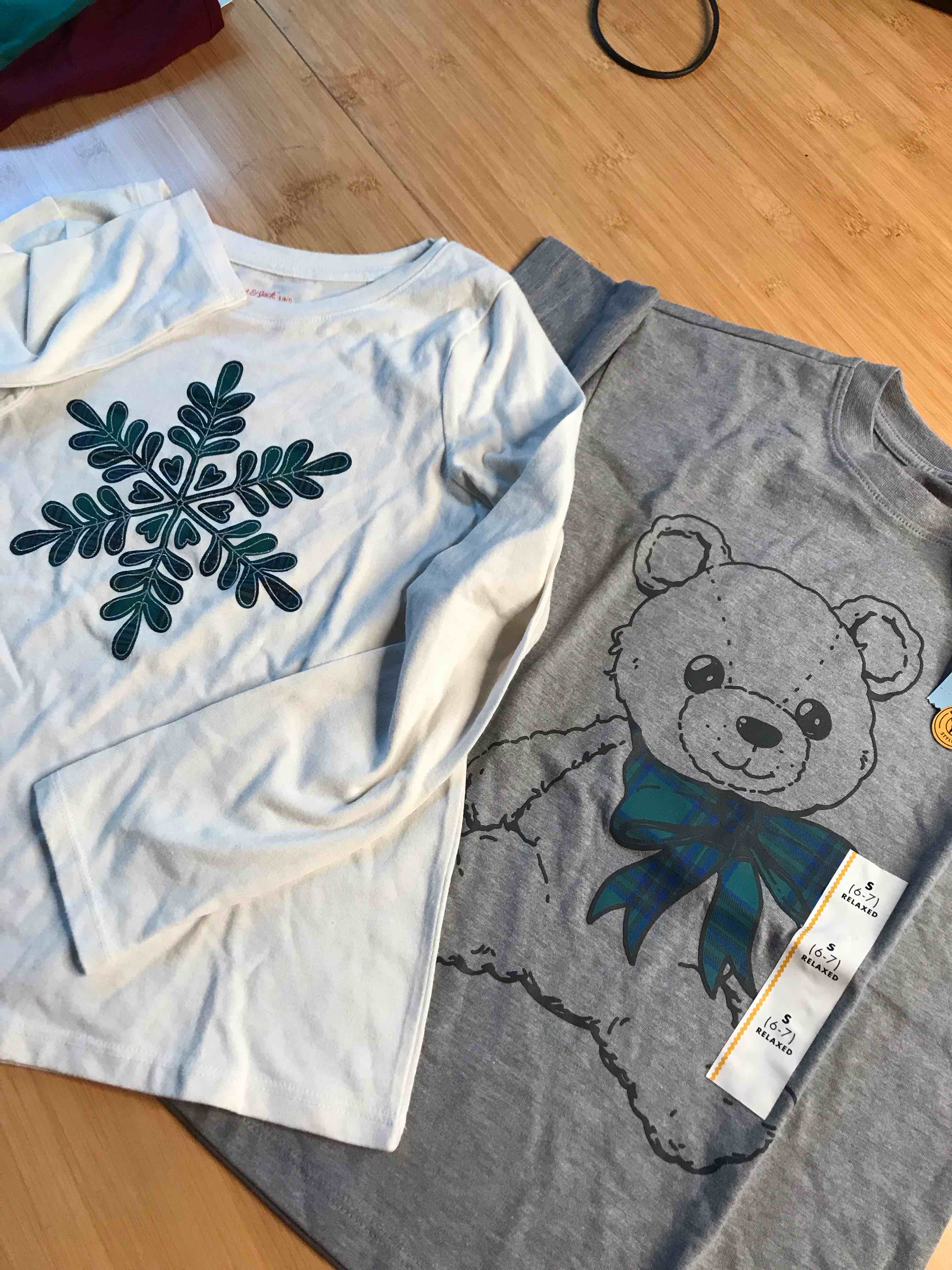 Cat & Jack Kids T- shirts Small (6-7)