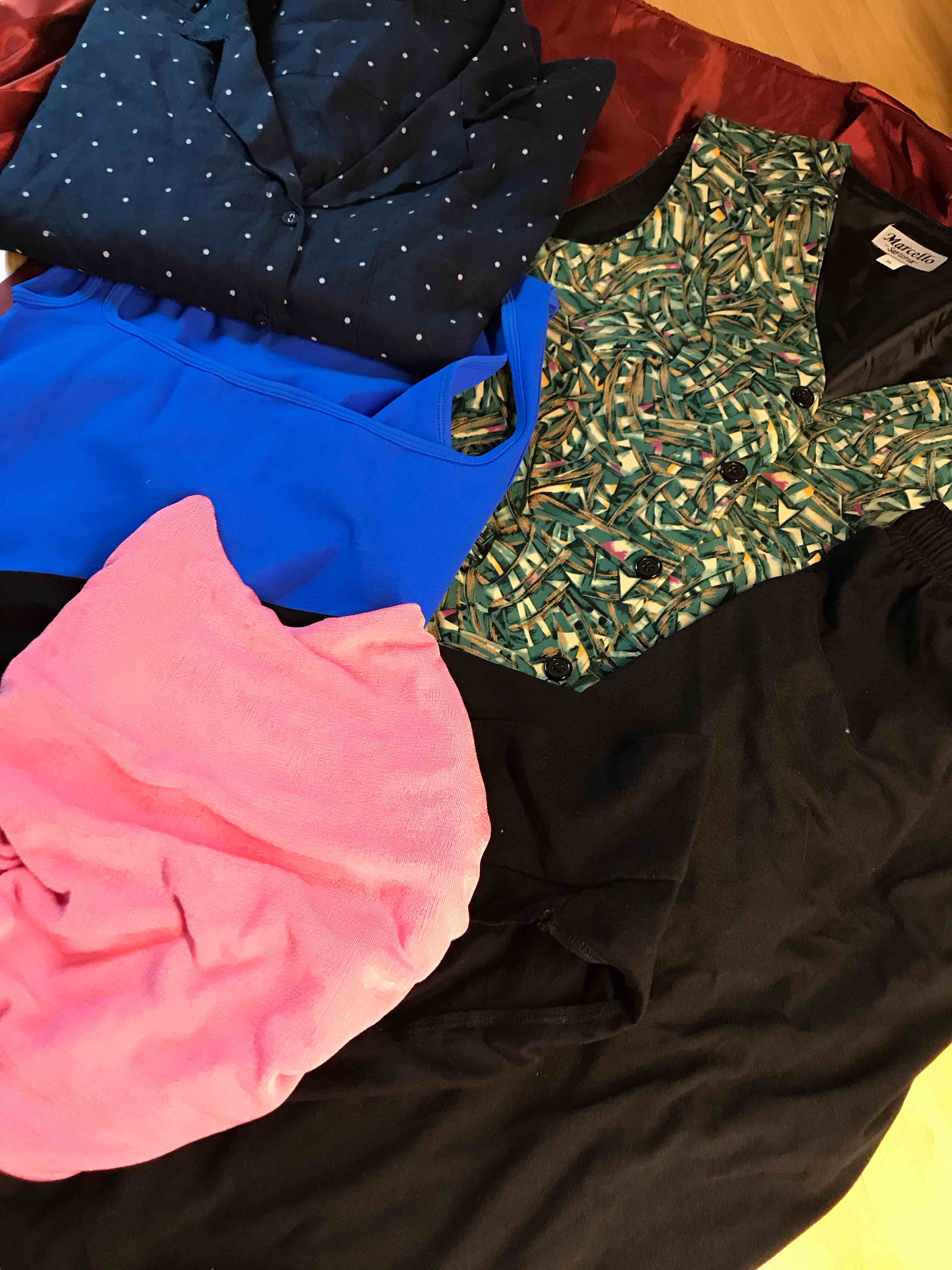 Assorted clothes Sizes Vary