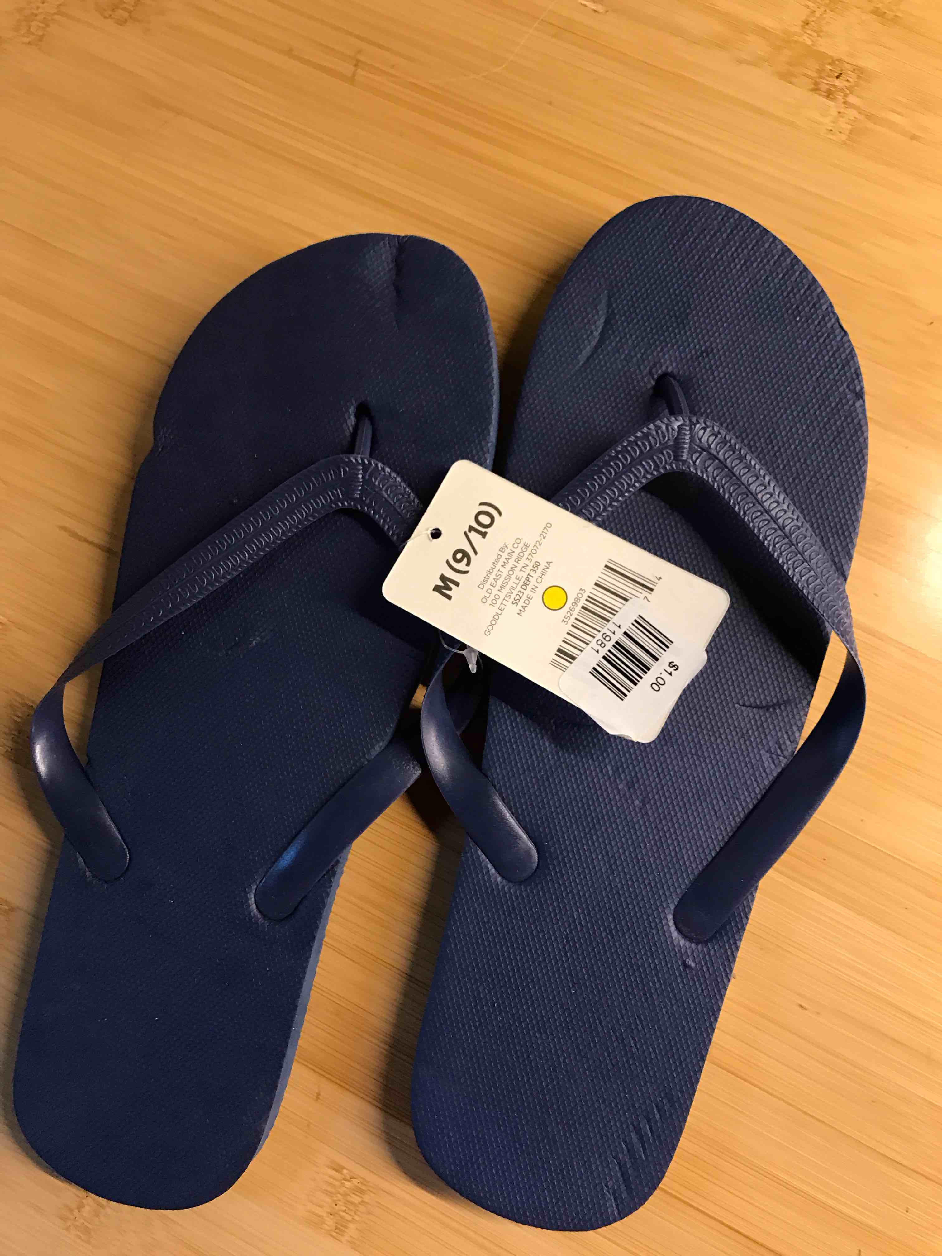 Men’s Flip Flops  M 9/10