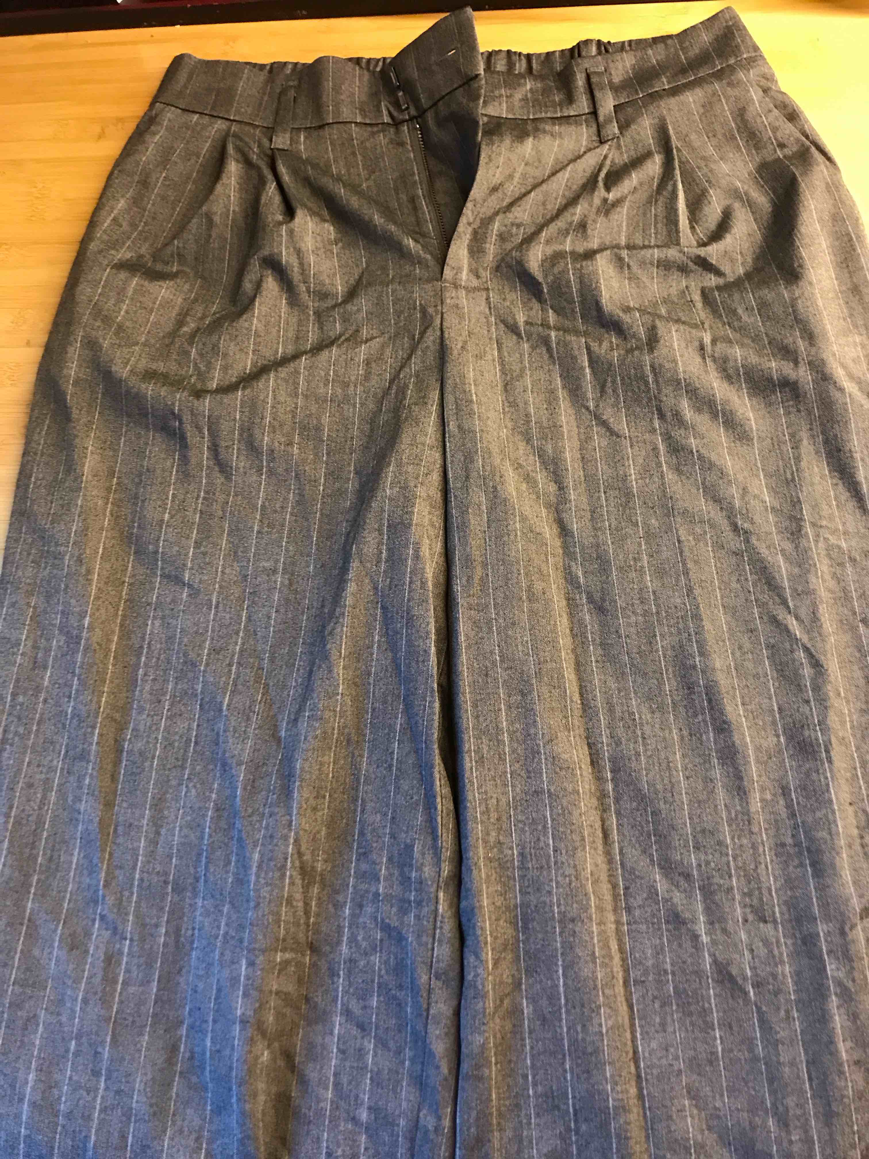 a. new day Women’s Size 6 Pin striped Trousers 