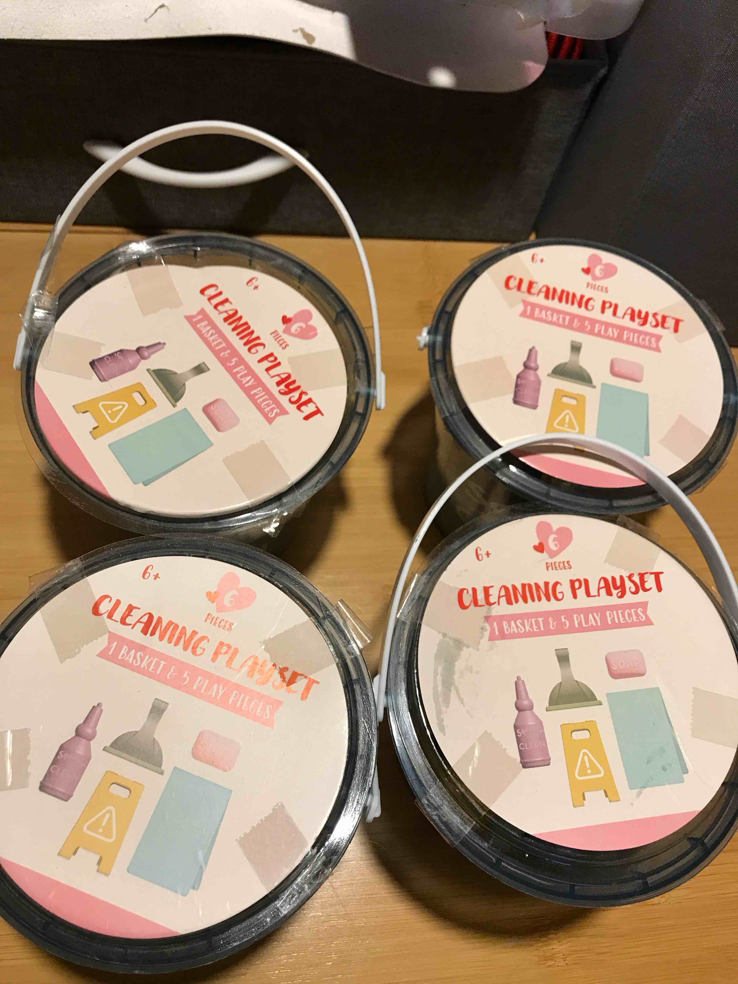 6 pc Cleaning Play-set 1 basket 5 Play Pieces