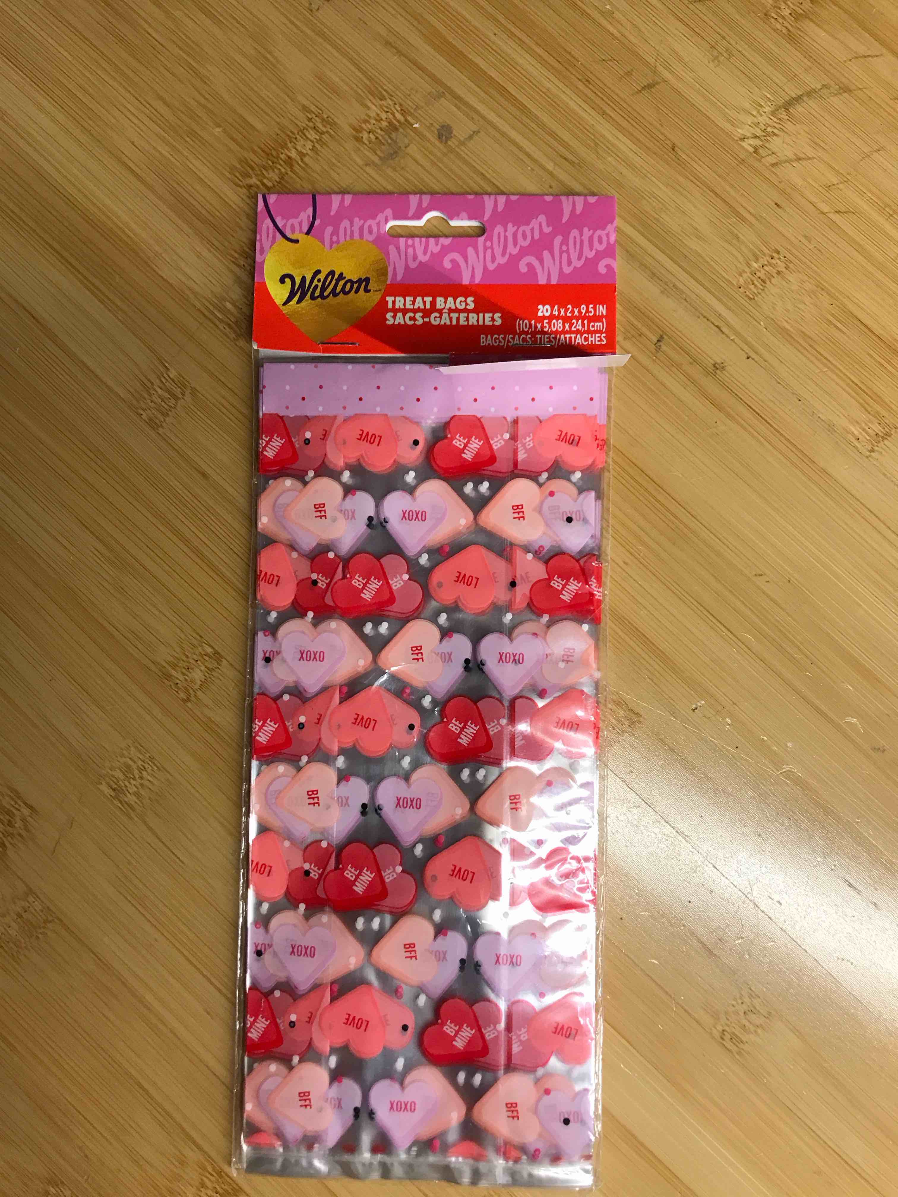 Condition photo showing New/Like New for Wilton 20ct Candy Hearts Plastic Treat Bags