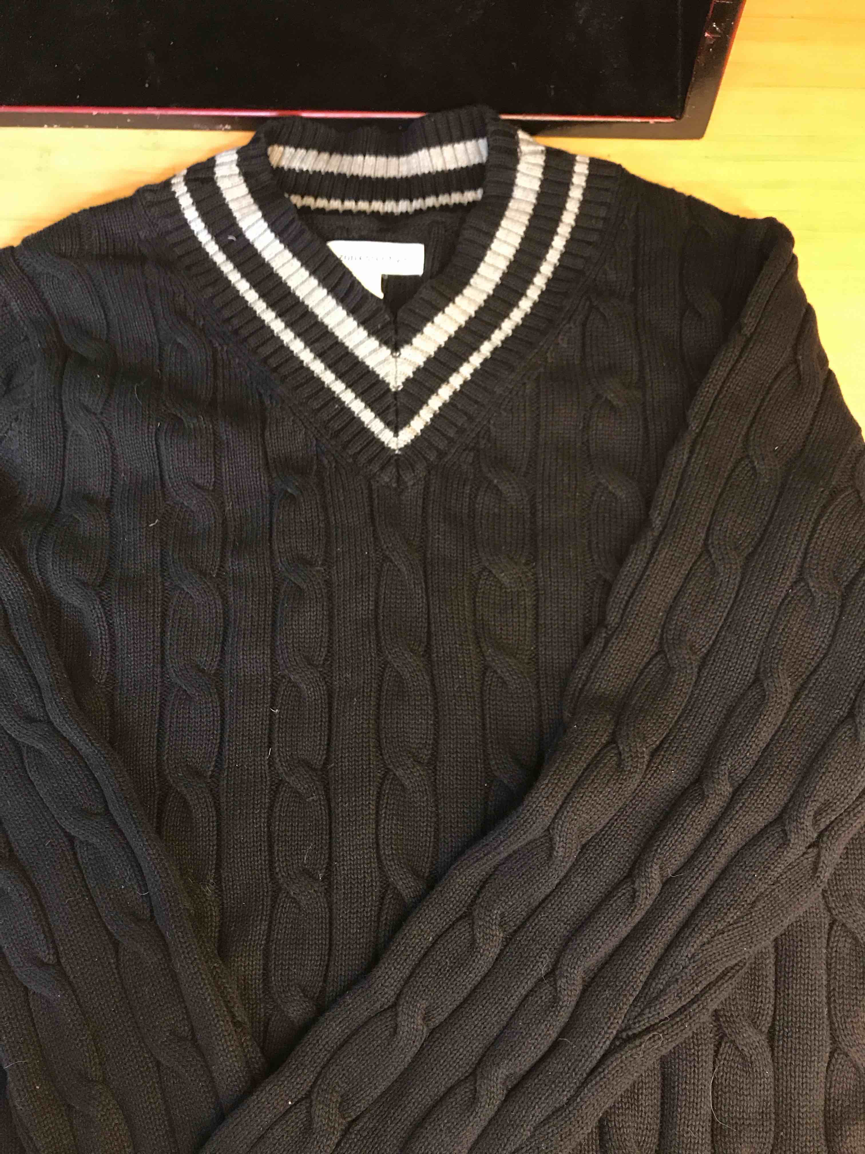 Condition photo showing New/Like New for Amazon Essentials Mens Cable Knit V-Neck Sweater