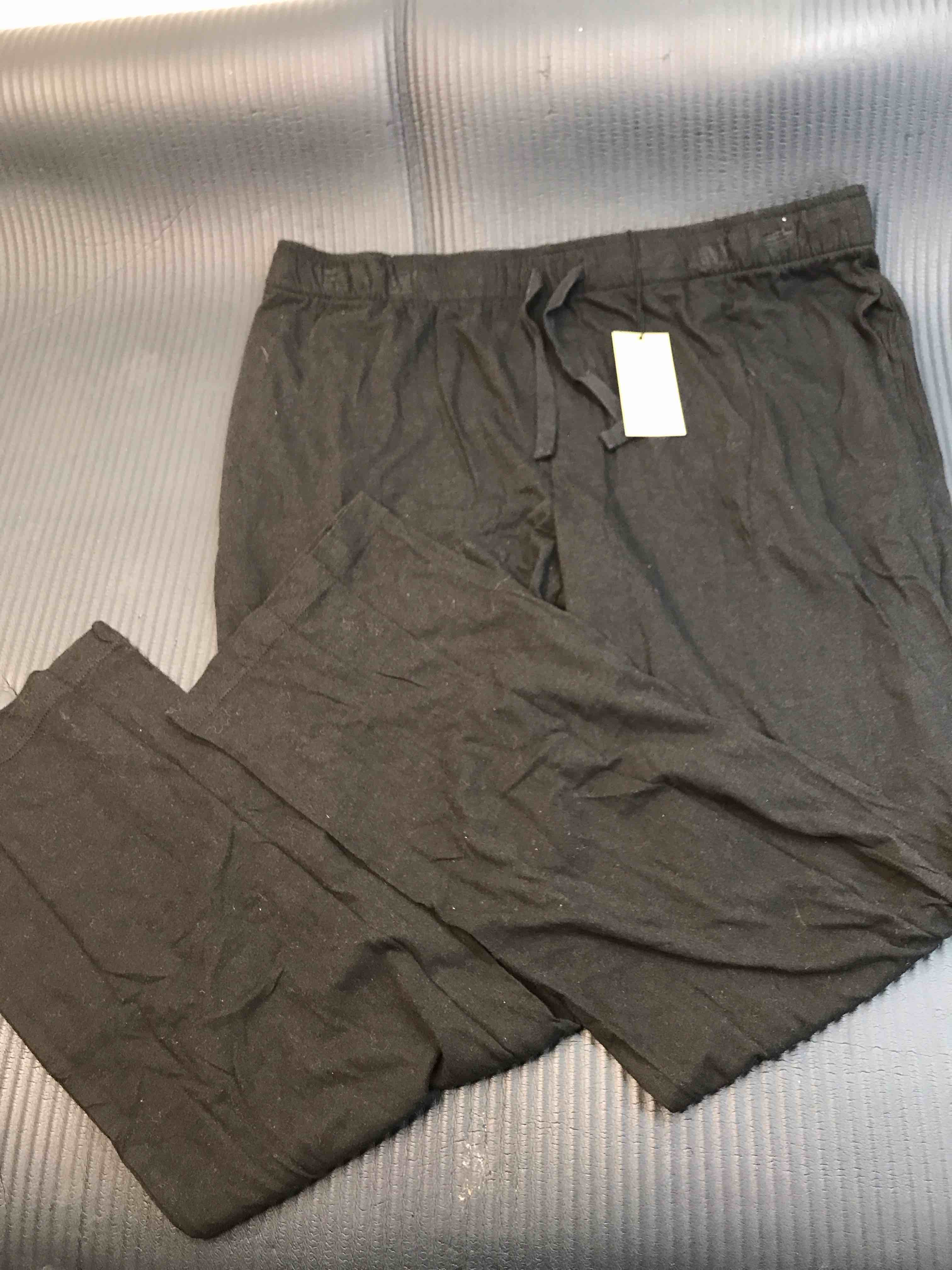 Condition photo showing New/Like New for Men's 32" Knit Pajama Pants - Goodfellow & Co™ Black XL