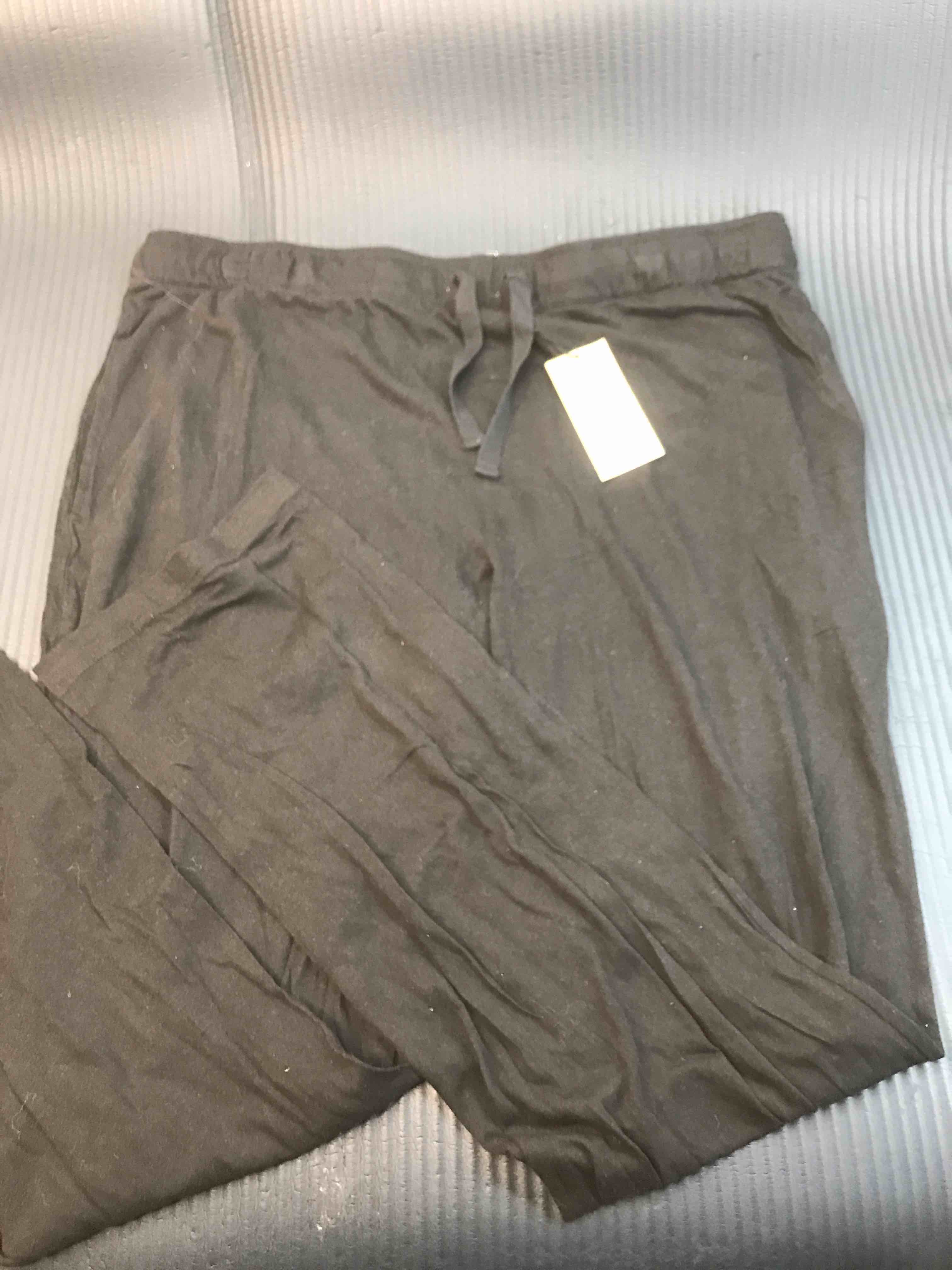 Condition photo showing New/Like New for Men's 32" Knit Pajama Pants - Goodfellow & Co™ Black XL