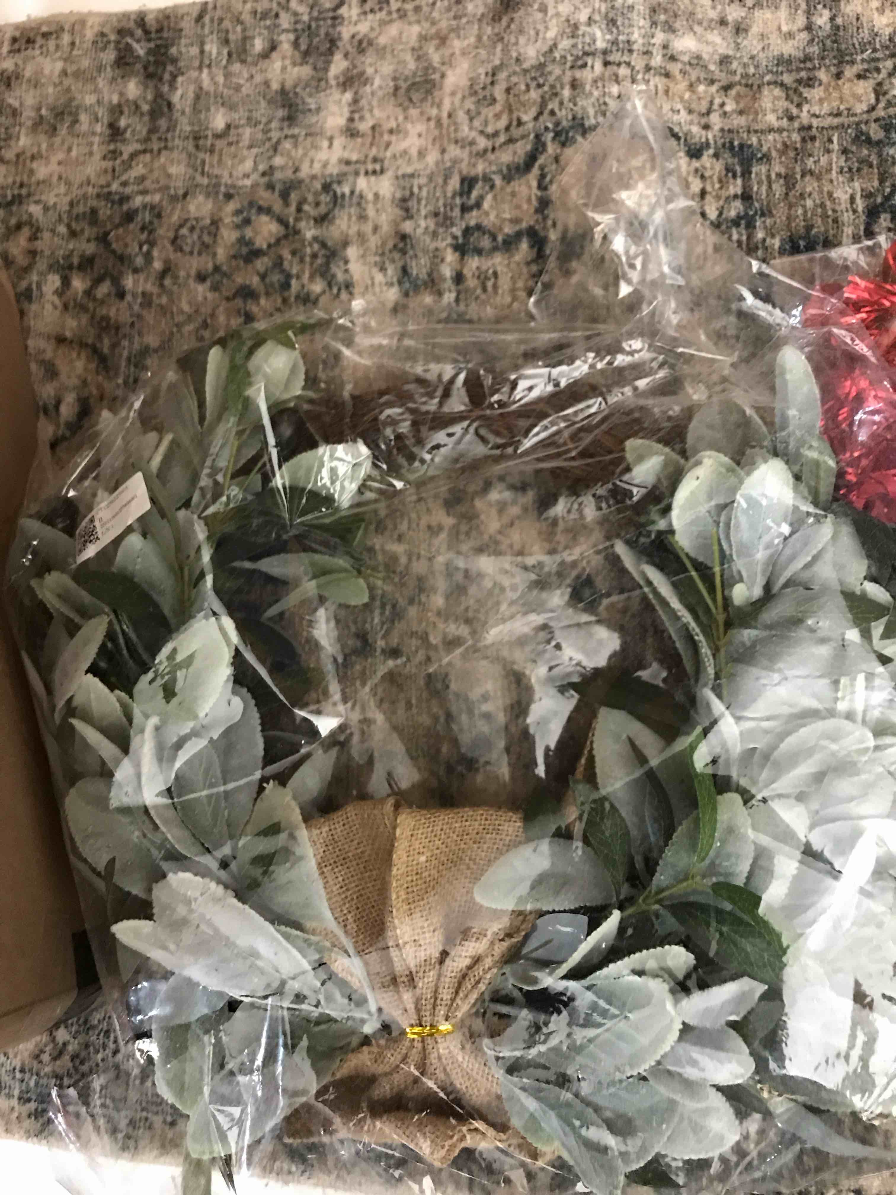 Condition photo showing New/Like New for 5 Assorted Decorations 