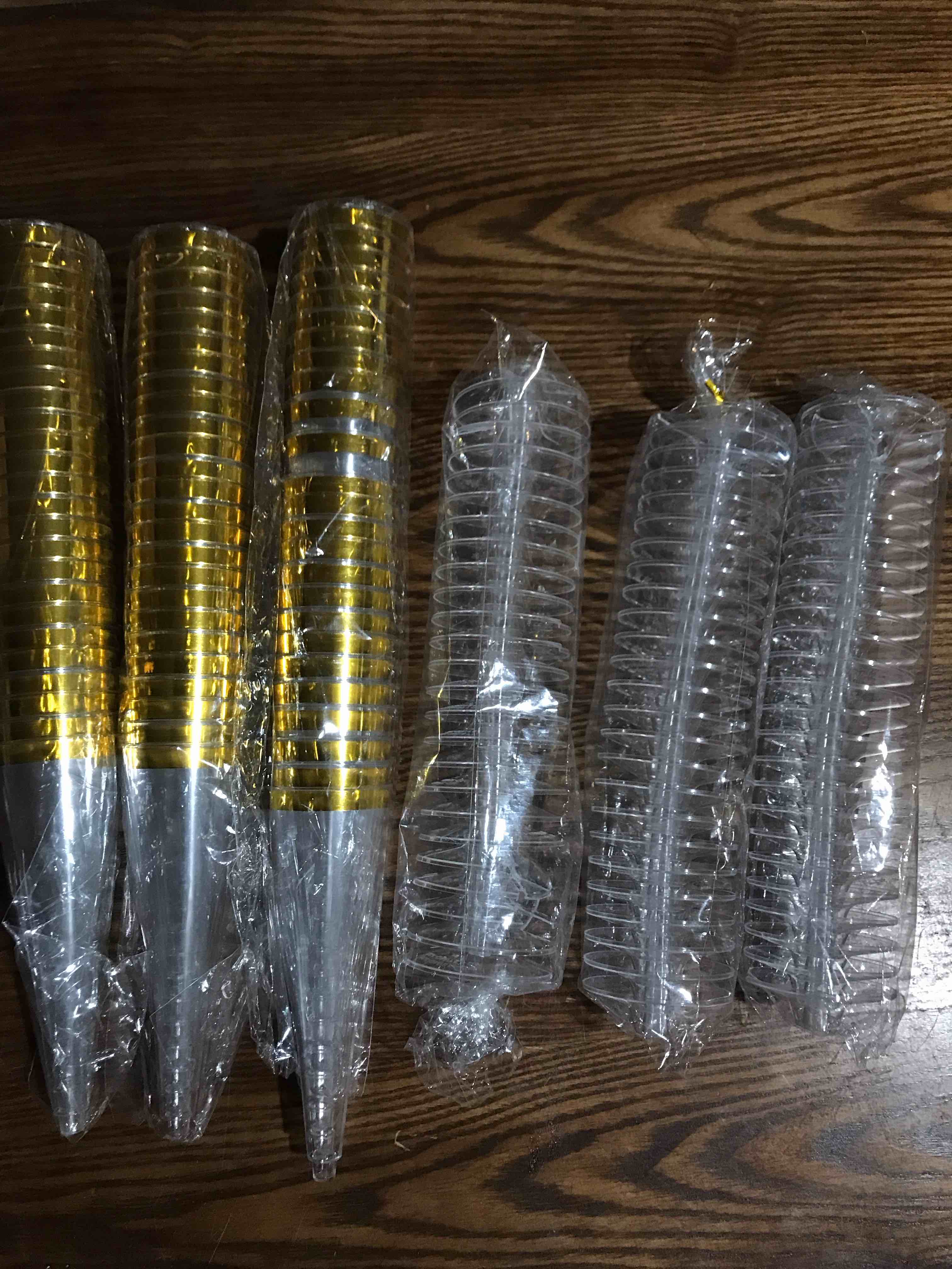 Condition photo showing New/Like New for BloominGoods Disposable Wine Glasses With Stem, 10 Oz. Gold Rim Plastic Wine Glasses For Parties, Weddings, Large Clear Wine Cups Plastic, 75Ct.
