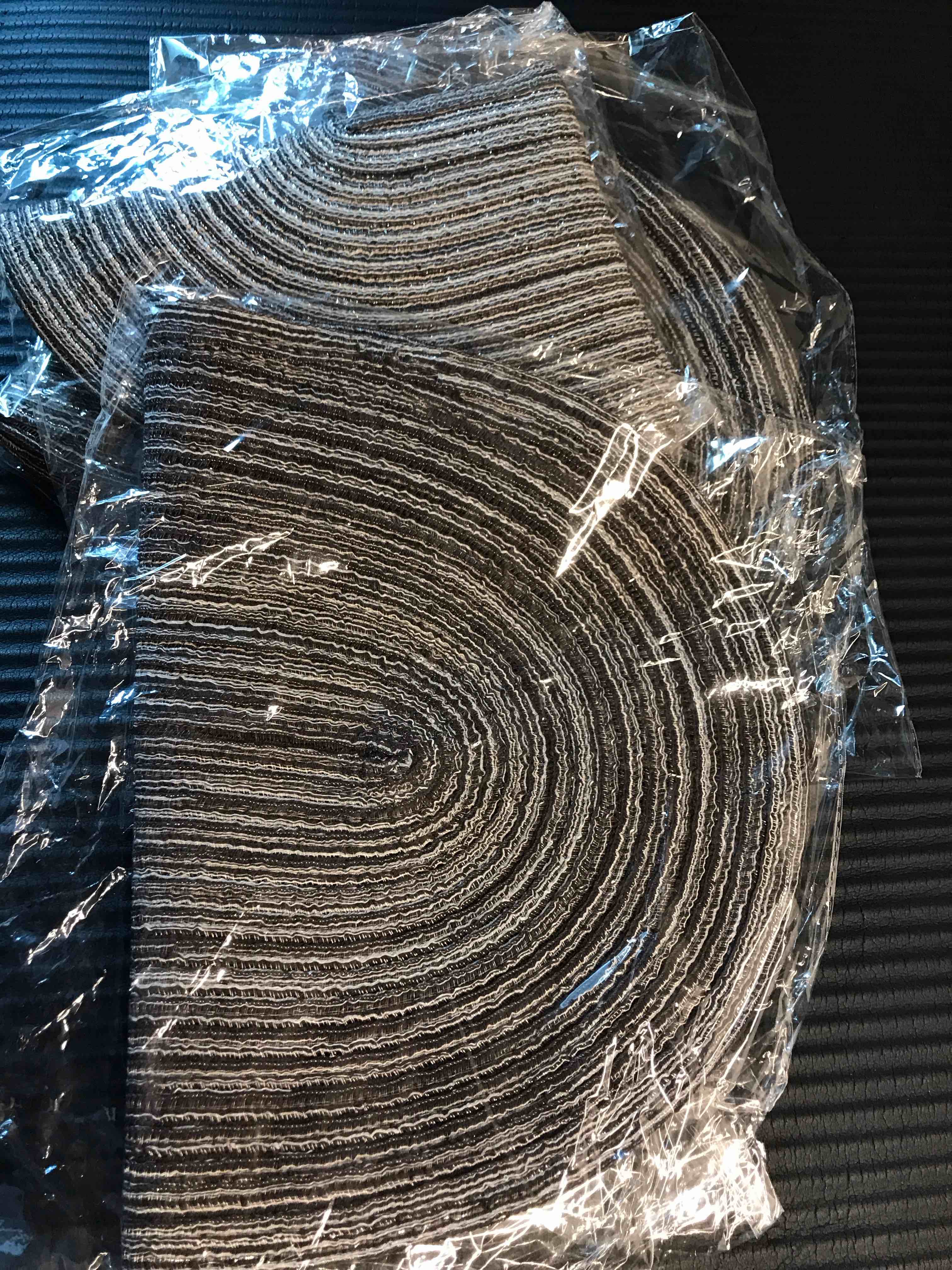 Condition photo showing New/Like New for AHHFSMEI Placemats Set of 4 for Dining Table Washable Woven Non-Slip 18x12 inches Placemat Heat-Resistant Durable Table Mats for Dining Table Easy to Clean (Oval Brown, 4)