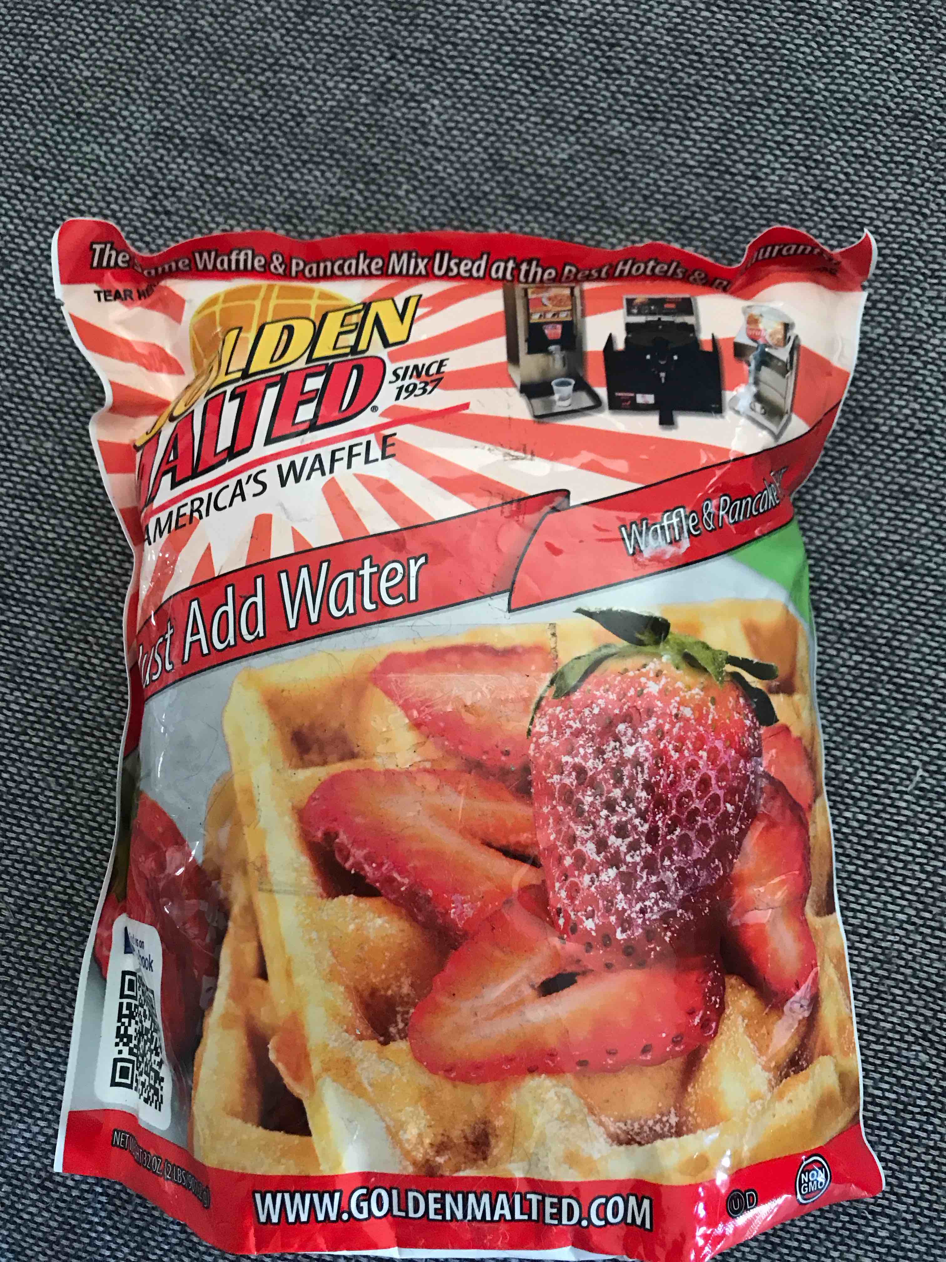 Carbon's Golden Malted Just Add Water Waffle and Pancake Flour, 32 Ounce 