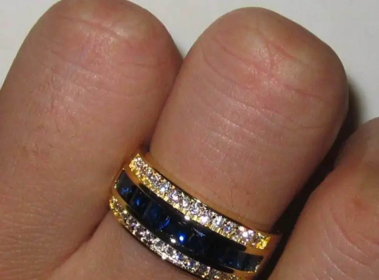 Beautiful 18K Gold Plated Sapphire Ring sz 8