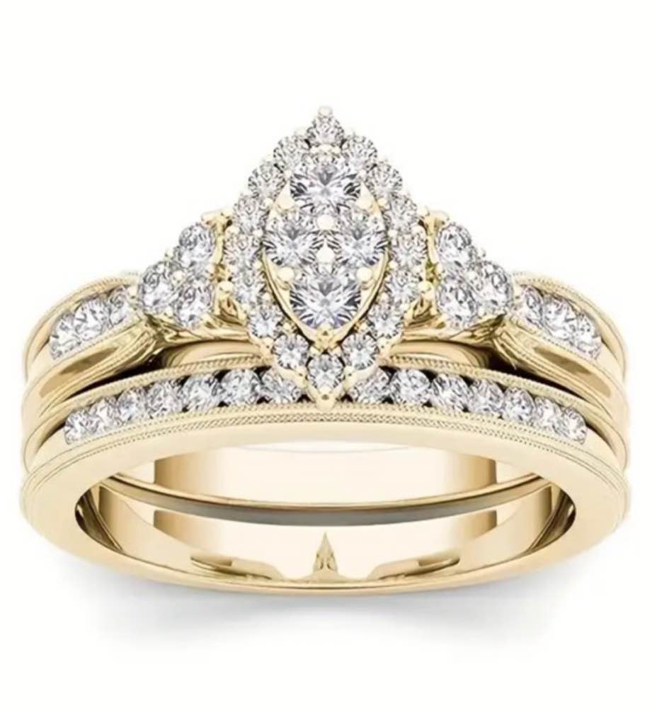 Gorgeous 925 Silver 18K Gold Plated Ring Sz 8