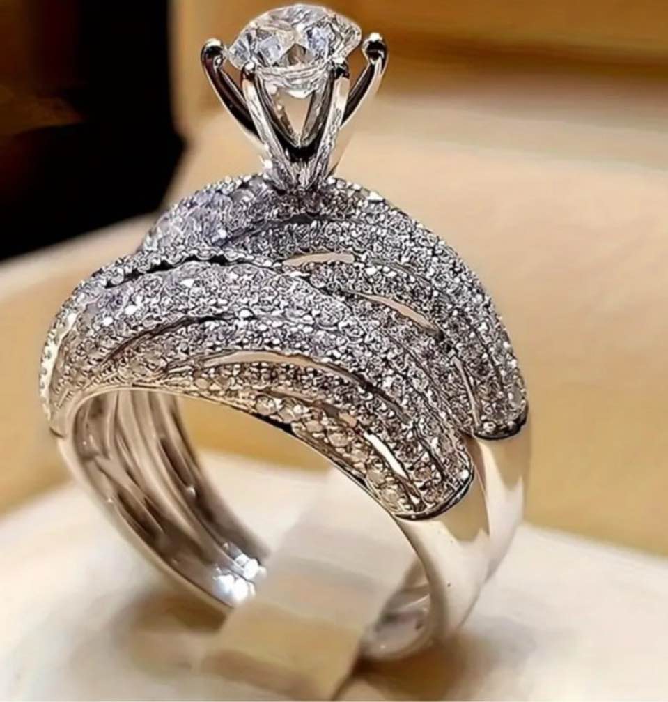 Beautiful 925 Silver Plated Sapphire Ring Sz 8