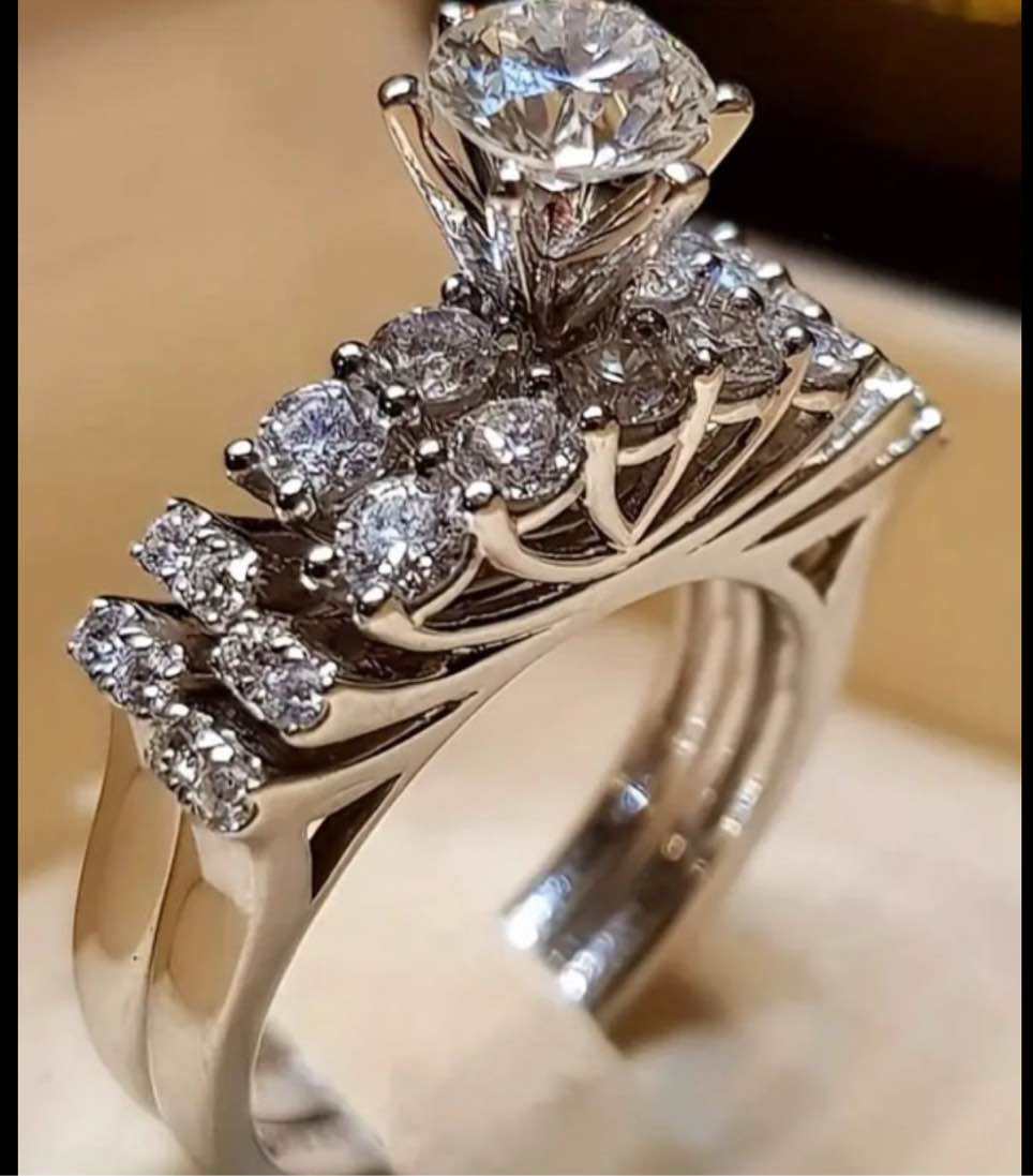 Beautiful 925 Silver Plated Sapphire Ring Sz 8