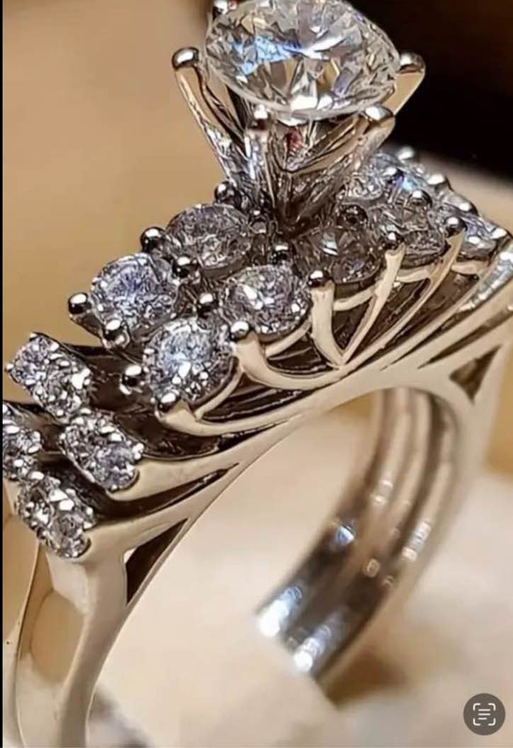 Beautiful 925 Silver Plated Sapphire Ring Sz 8