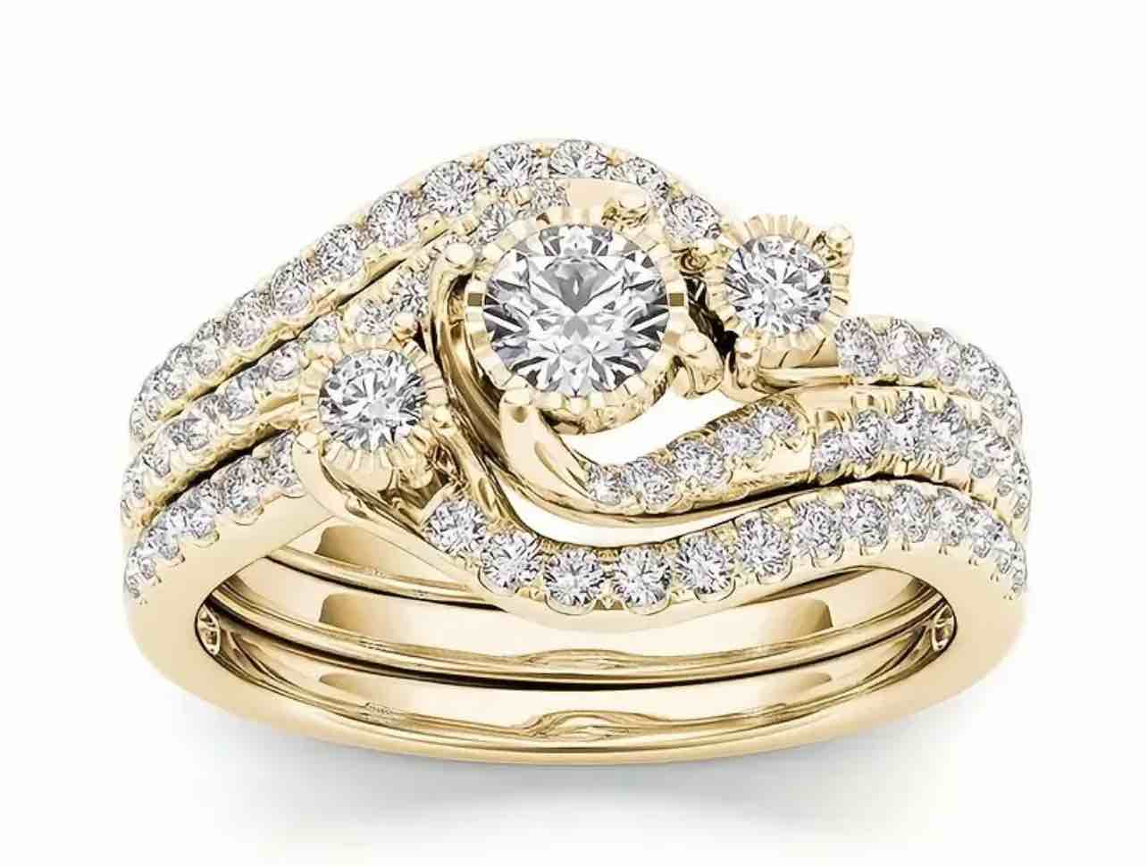 Gorgeous 925 Silver 18K Gold Plated Ring Sz 8