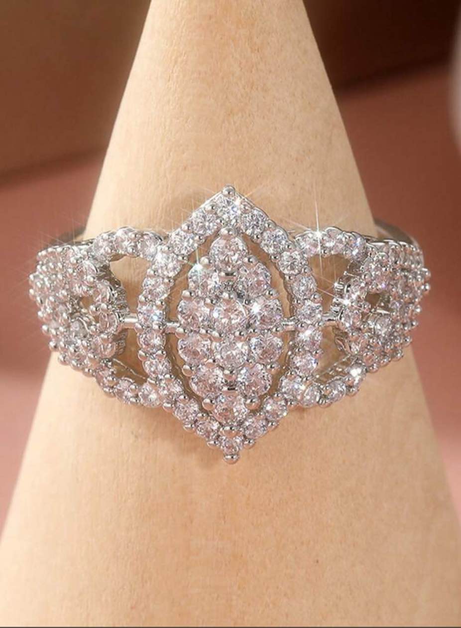 Beautiful 925 Silver Plated Sapphire Ring Sz 8
