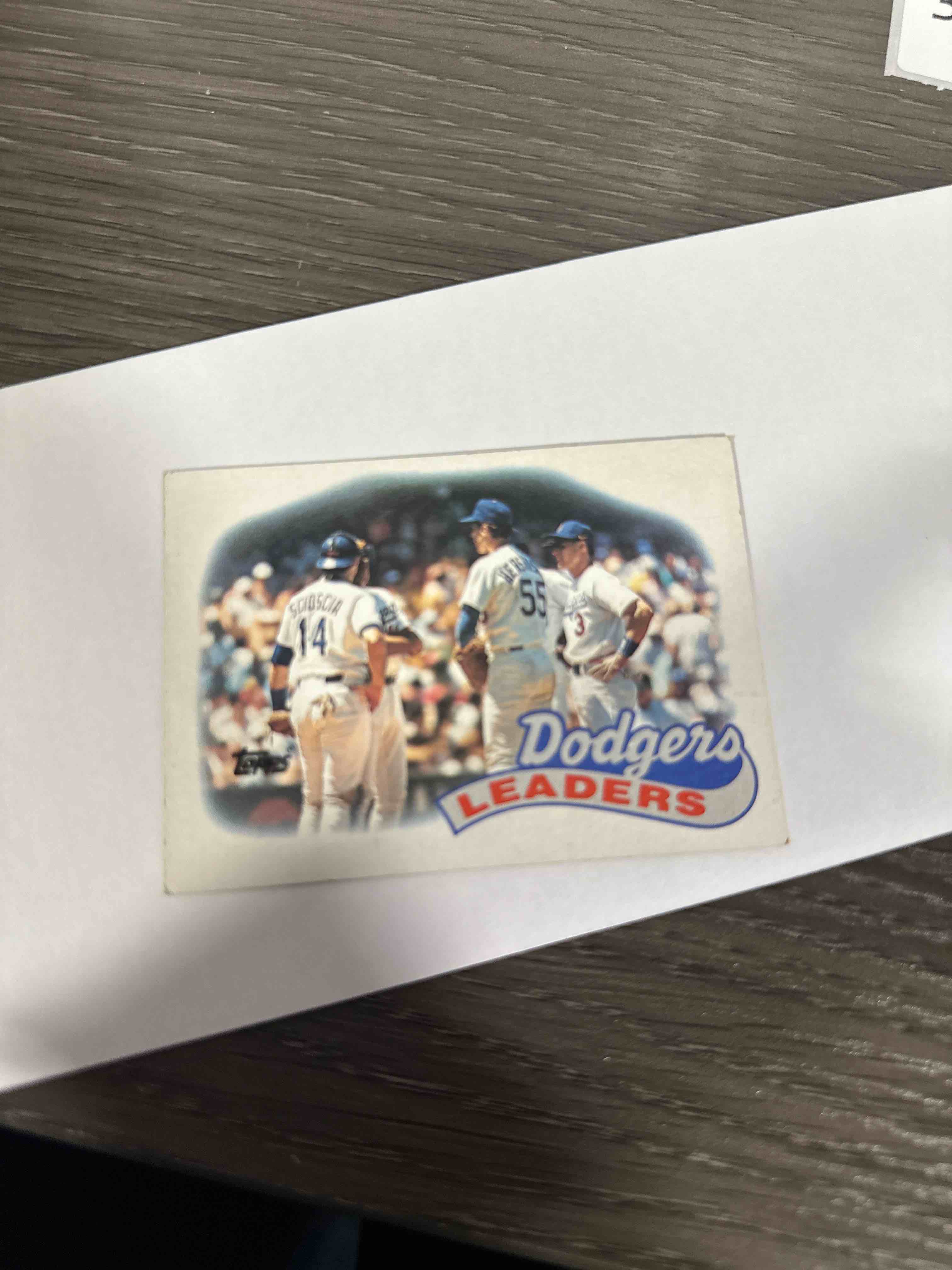 1989 Topps Card #669 LA Dodgers Team Leaders Orel Hershiser Mike Scioscia NMMT