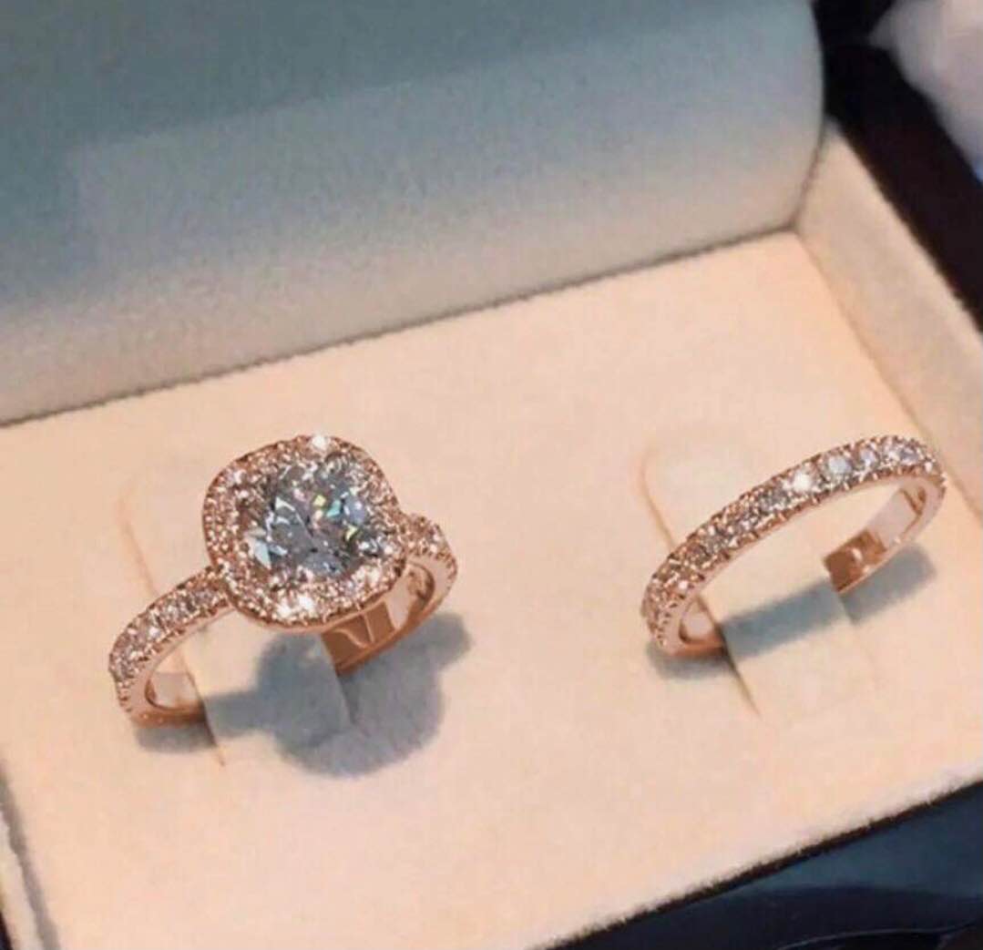 2pcs Elegant Stacking Rings Classy Halo Design Paved Shining Silvery Plated Zirconia Silvery/ Golden/ Rosy Make Your Call Engagement/ Wedding Ring