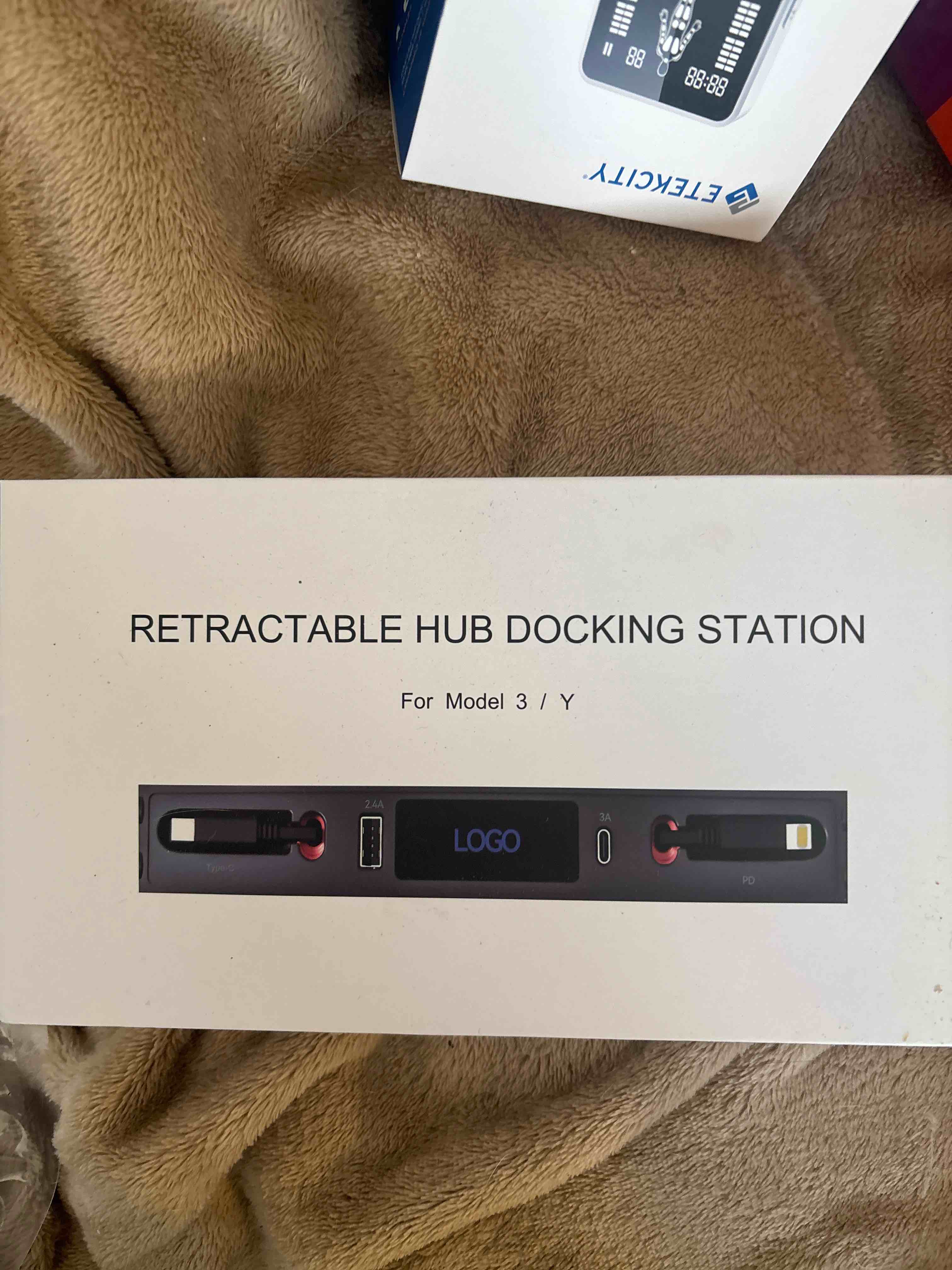 retractable hub docking station 