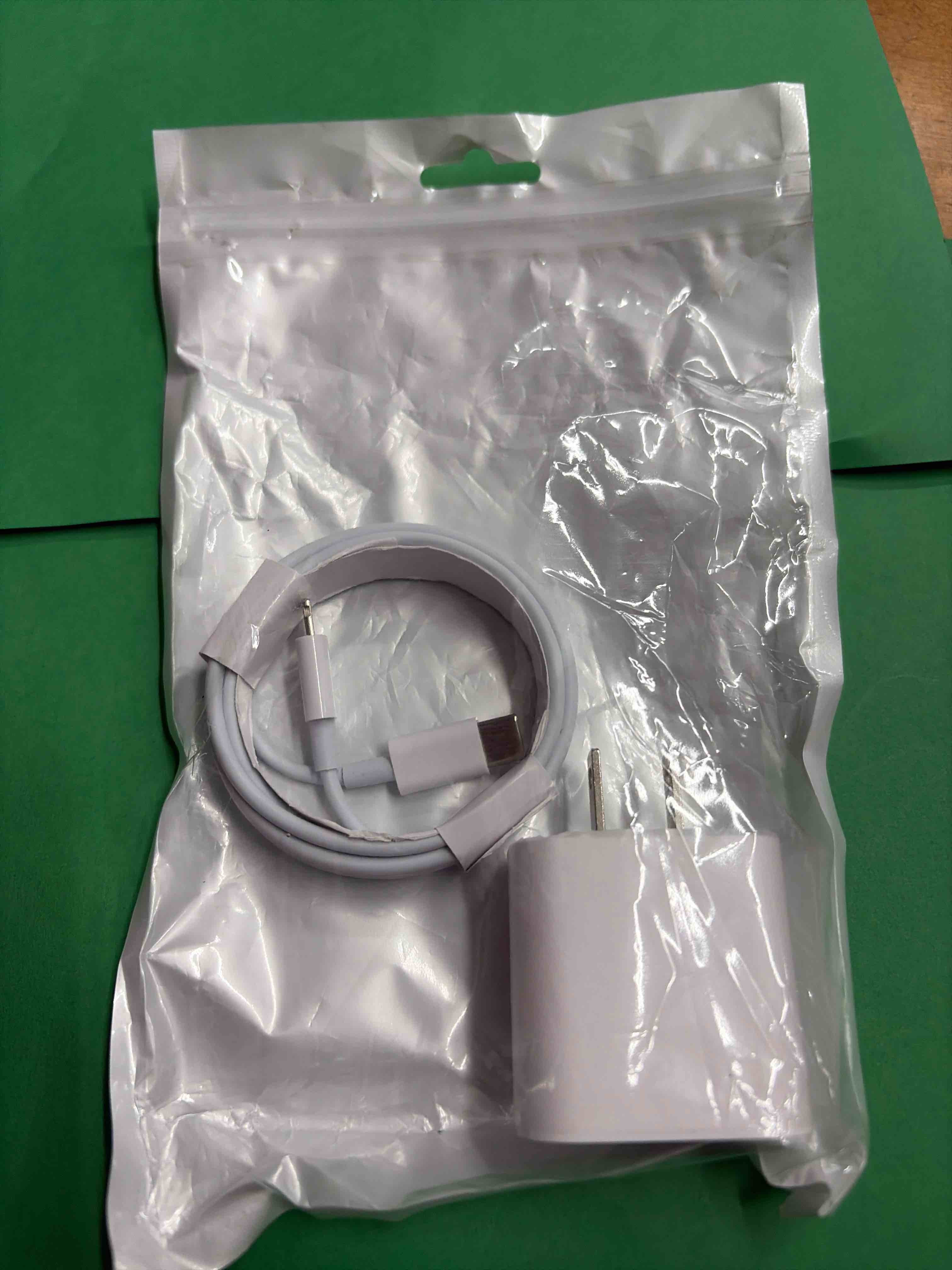 fast charging iPhone charger with block